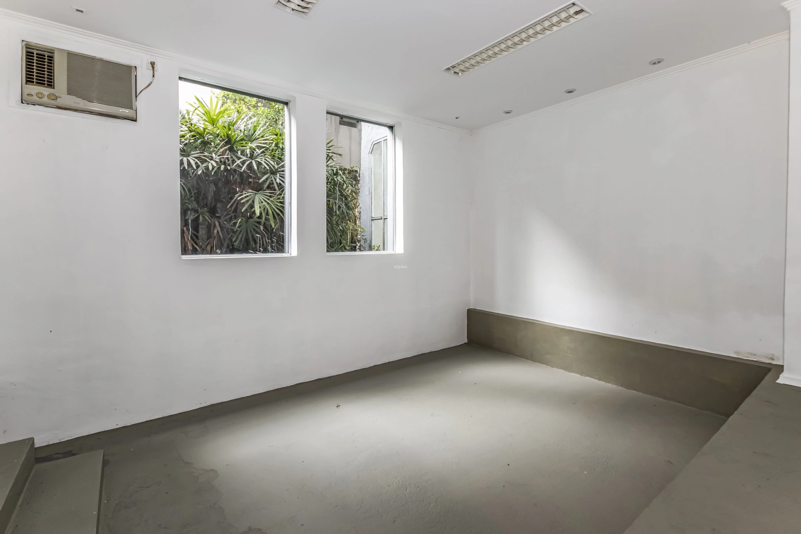 Casa comercial com edícula e jardim - Imagem 8