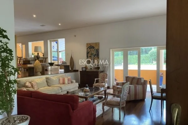 Casa em condomínio fechado e com segurança