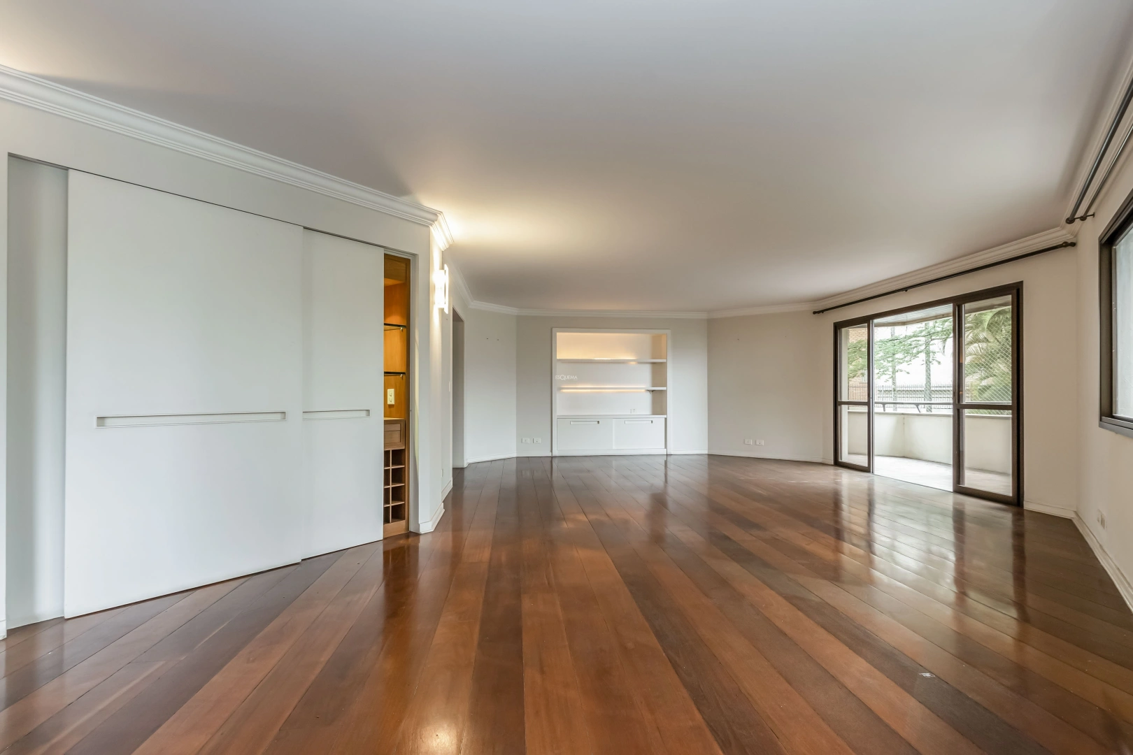 Apartamento amplo em rua arborizada - Imagem 12