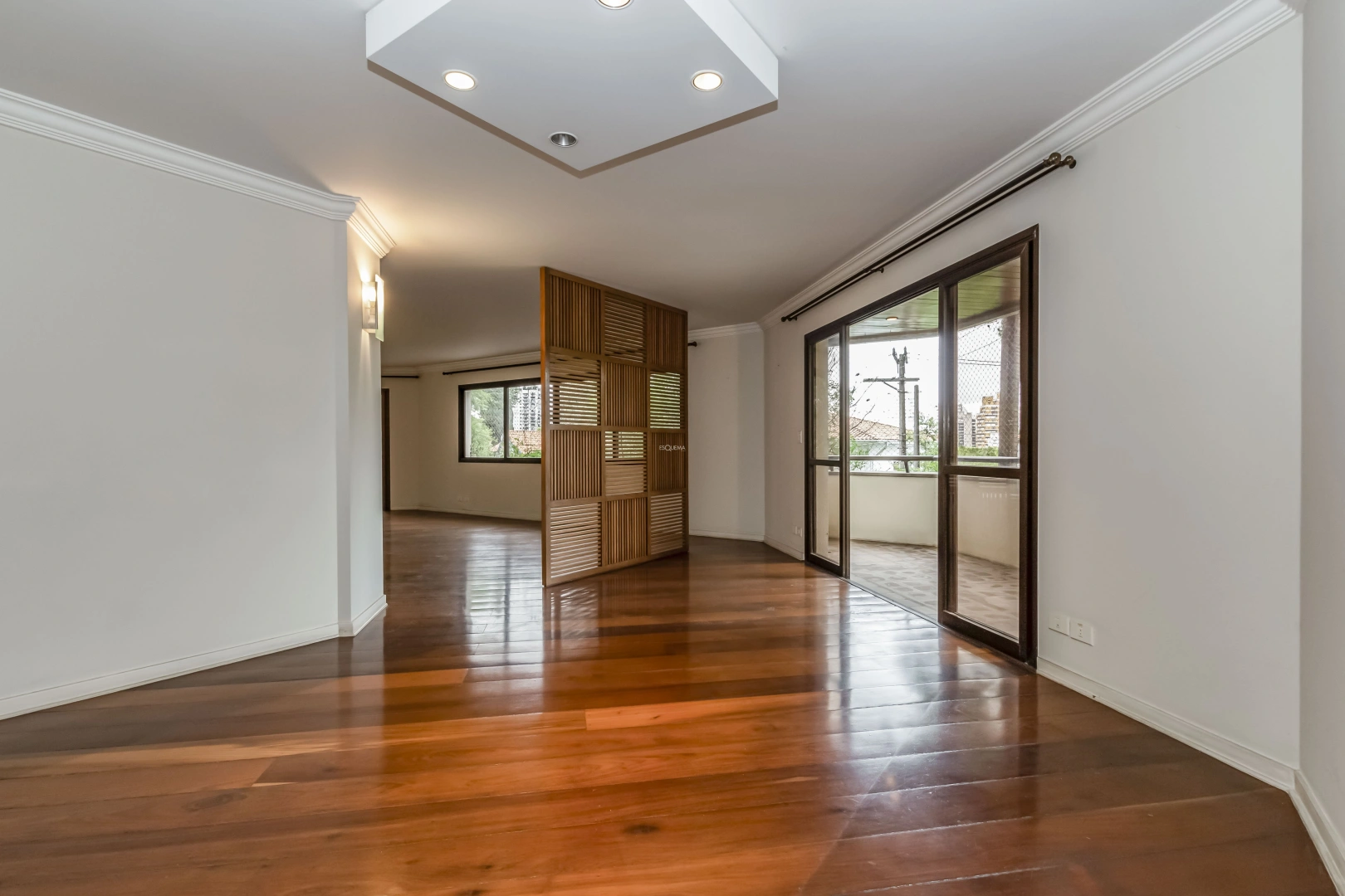 Apartamento amplo em rua arborizada - Imagem 4