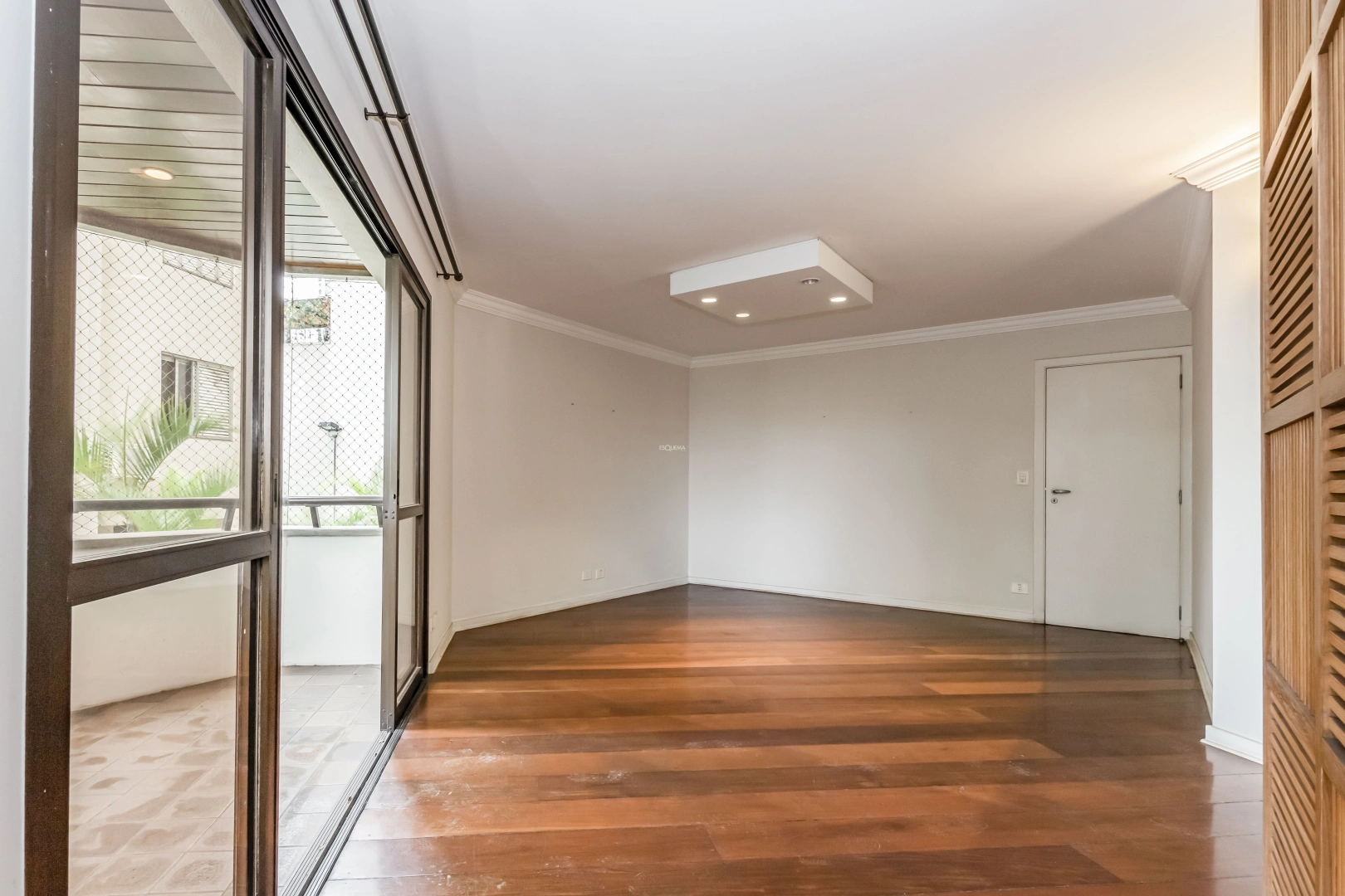 Apartamento amplo em rua arborizada - Imagem 5