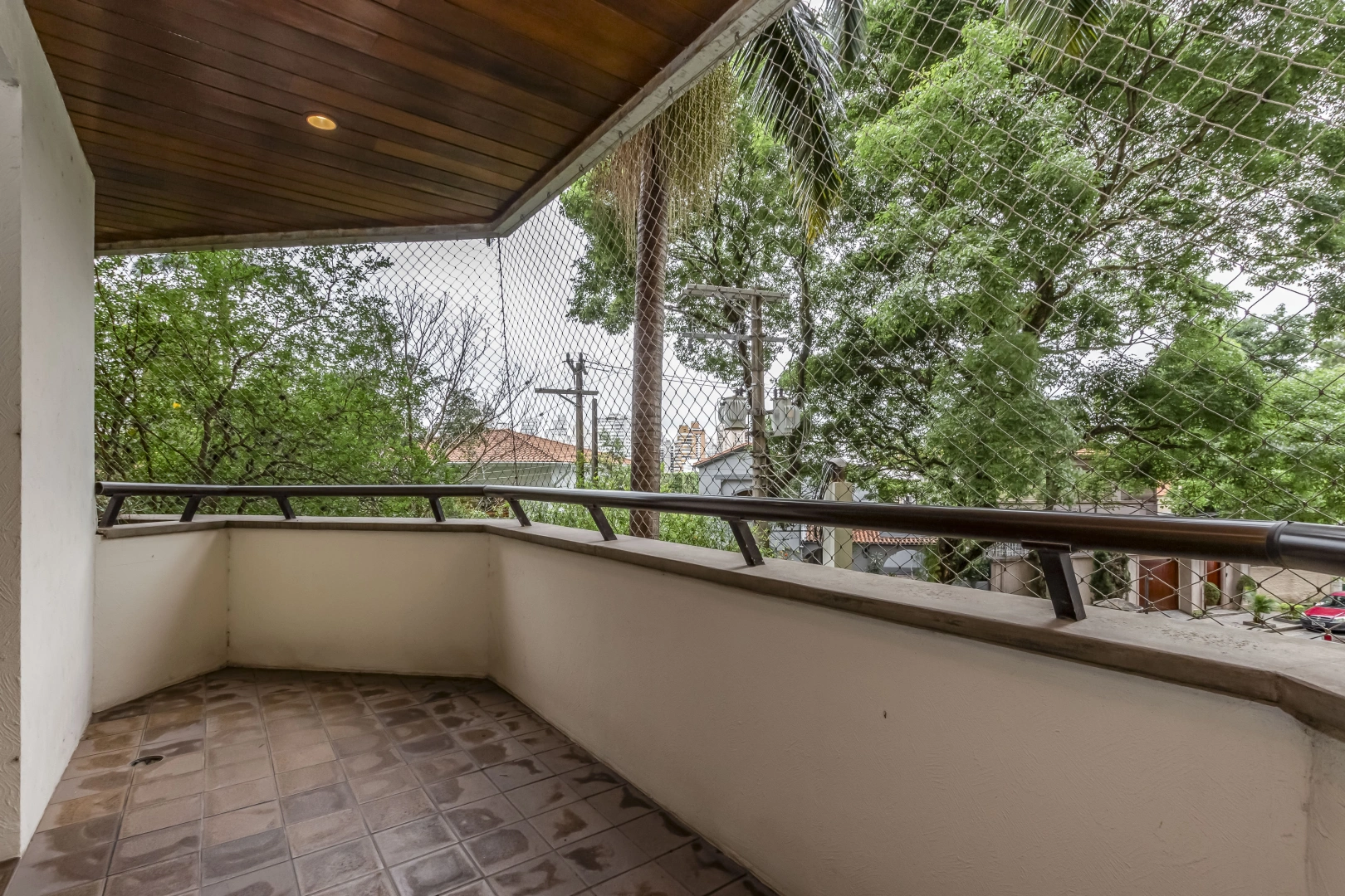 Apartamento amplo em rua arborizada - Imagem 8