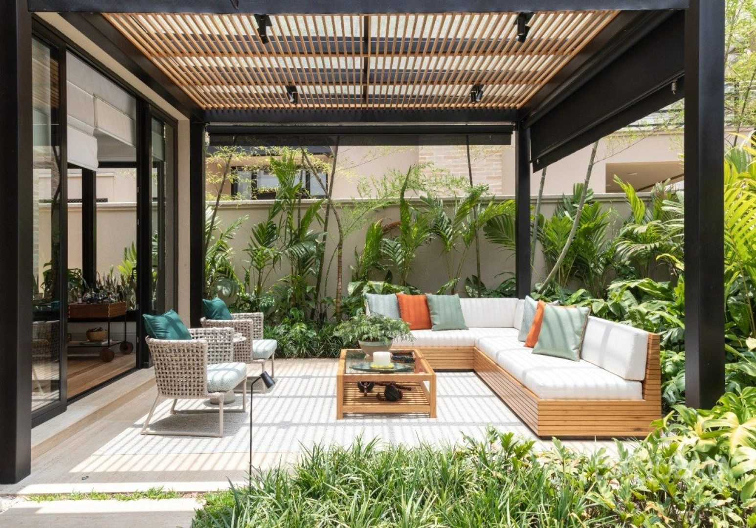 Casa assinada por João Armentano em condomínio com apenas 8 casas - Imagem 15
