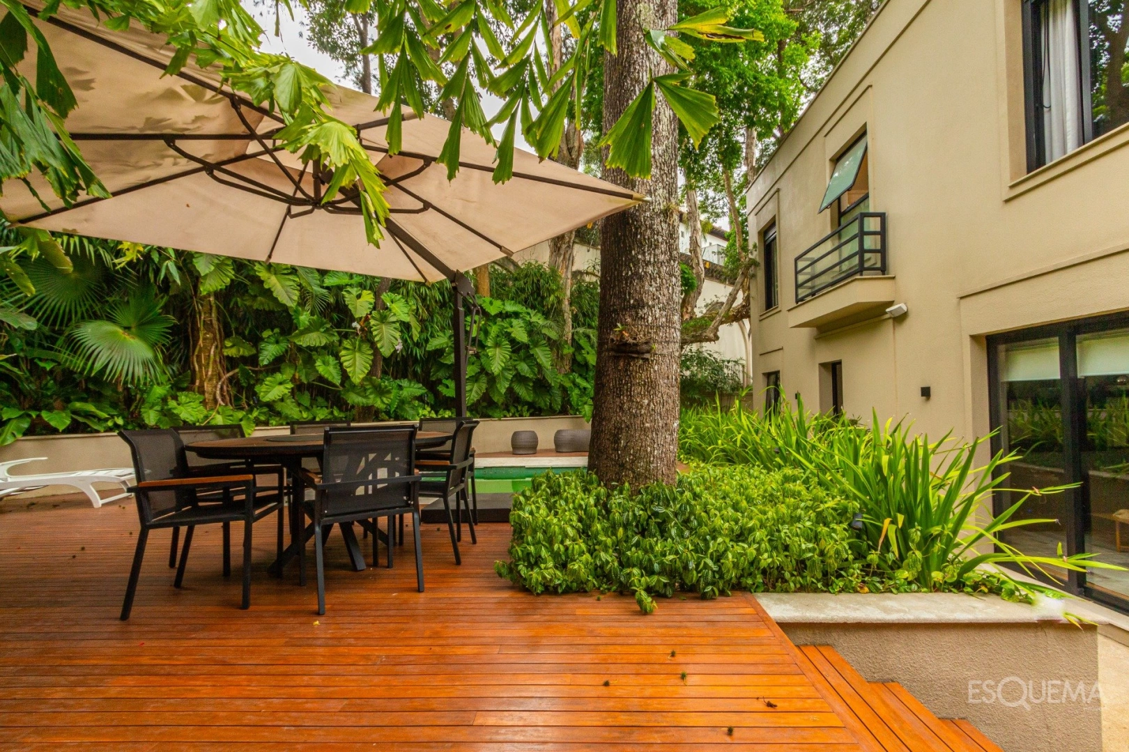 Casa assinada por João Armentano em condomínio com apenas 8 casas - Imagem 4