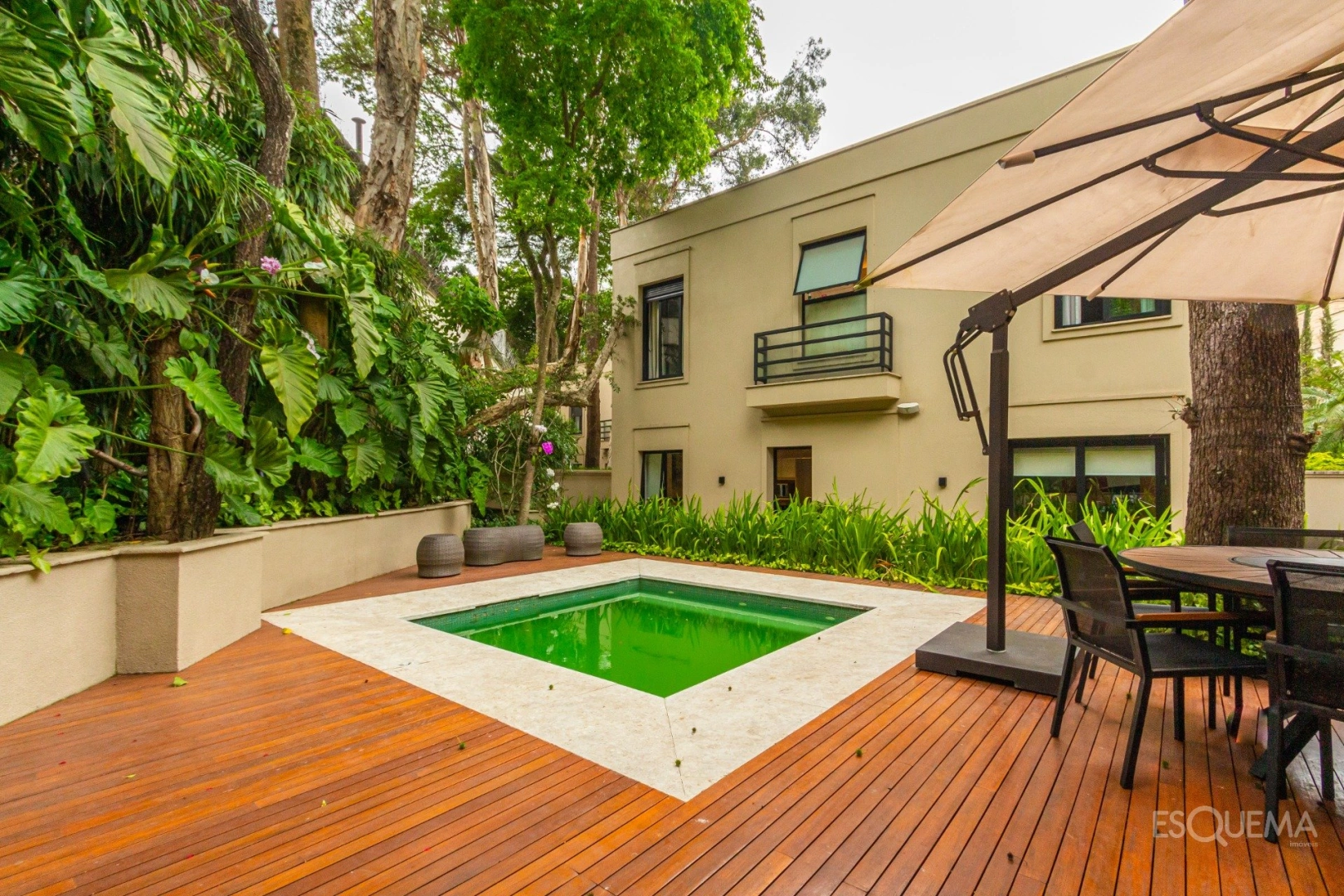Casa assinada por João Armentano em condomínio com apenas 8 casas - Imagem 5