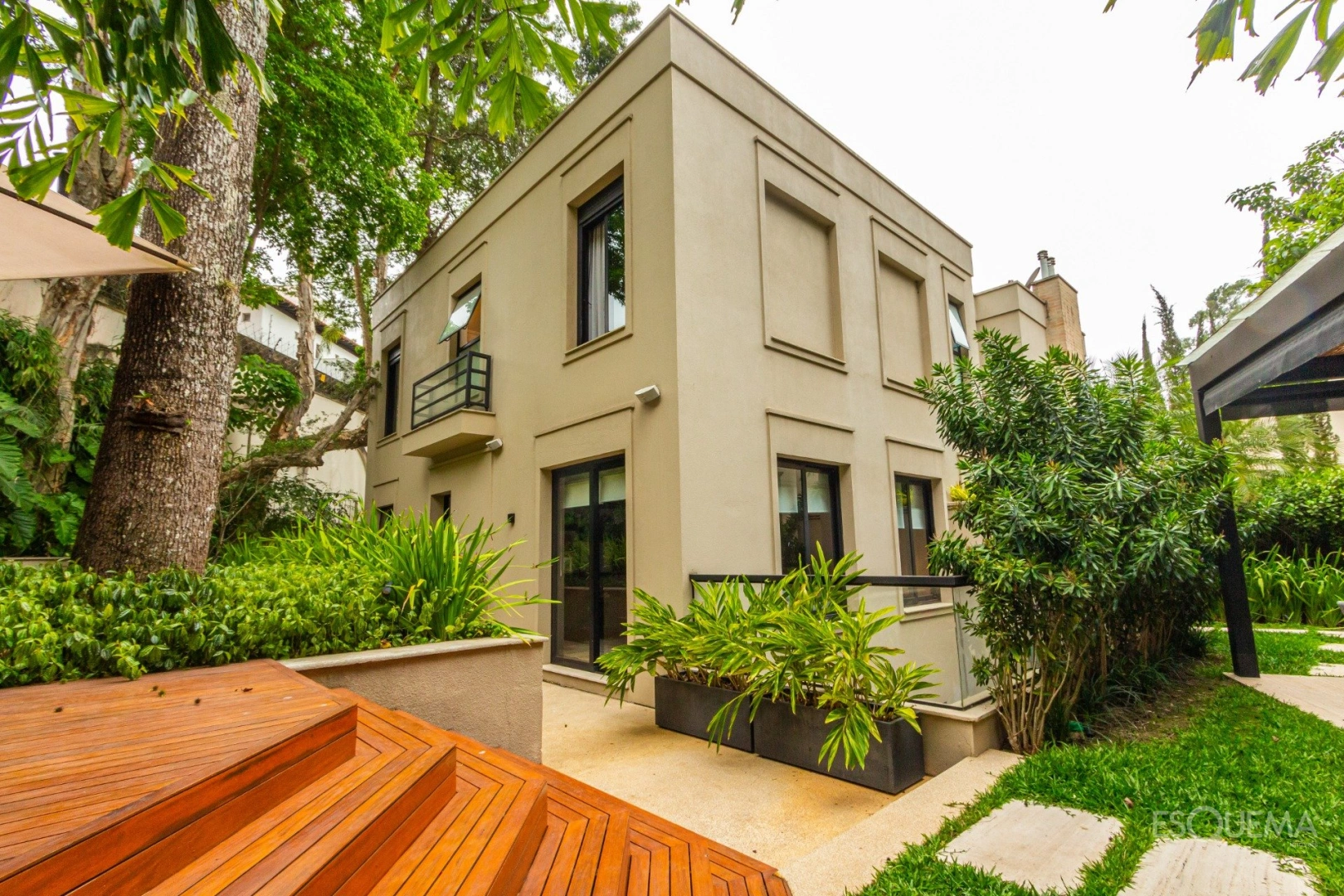 Casa assinada por João Armentano em condomínio com apenas 8 casas - Imagem 6