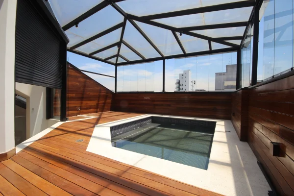 Cobertura duplex com ampla área externa