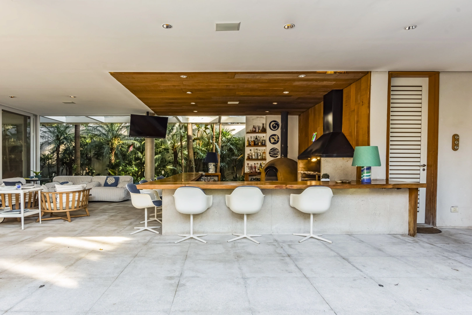 Casa contemporânea com projeto Roberto Aflalo - Imagem 4