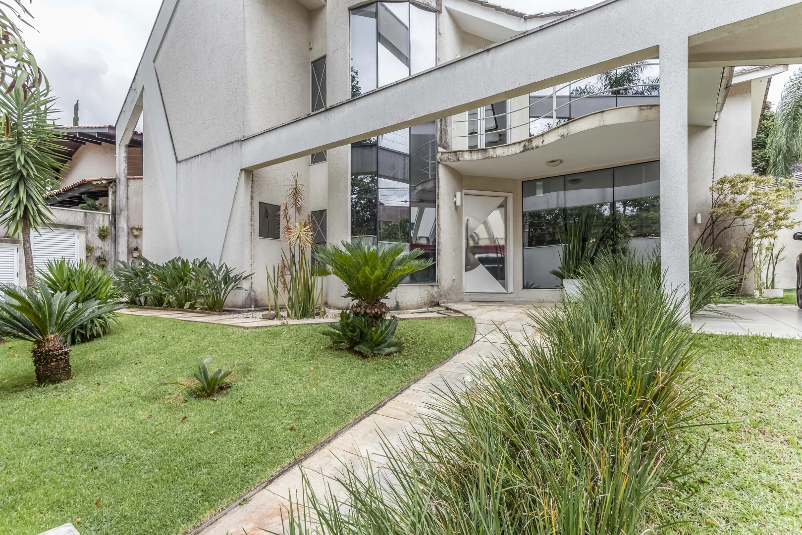 Casa em excelente localização - Imagem 10