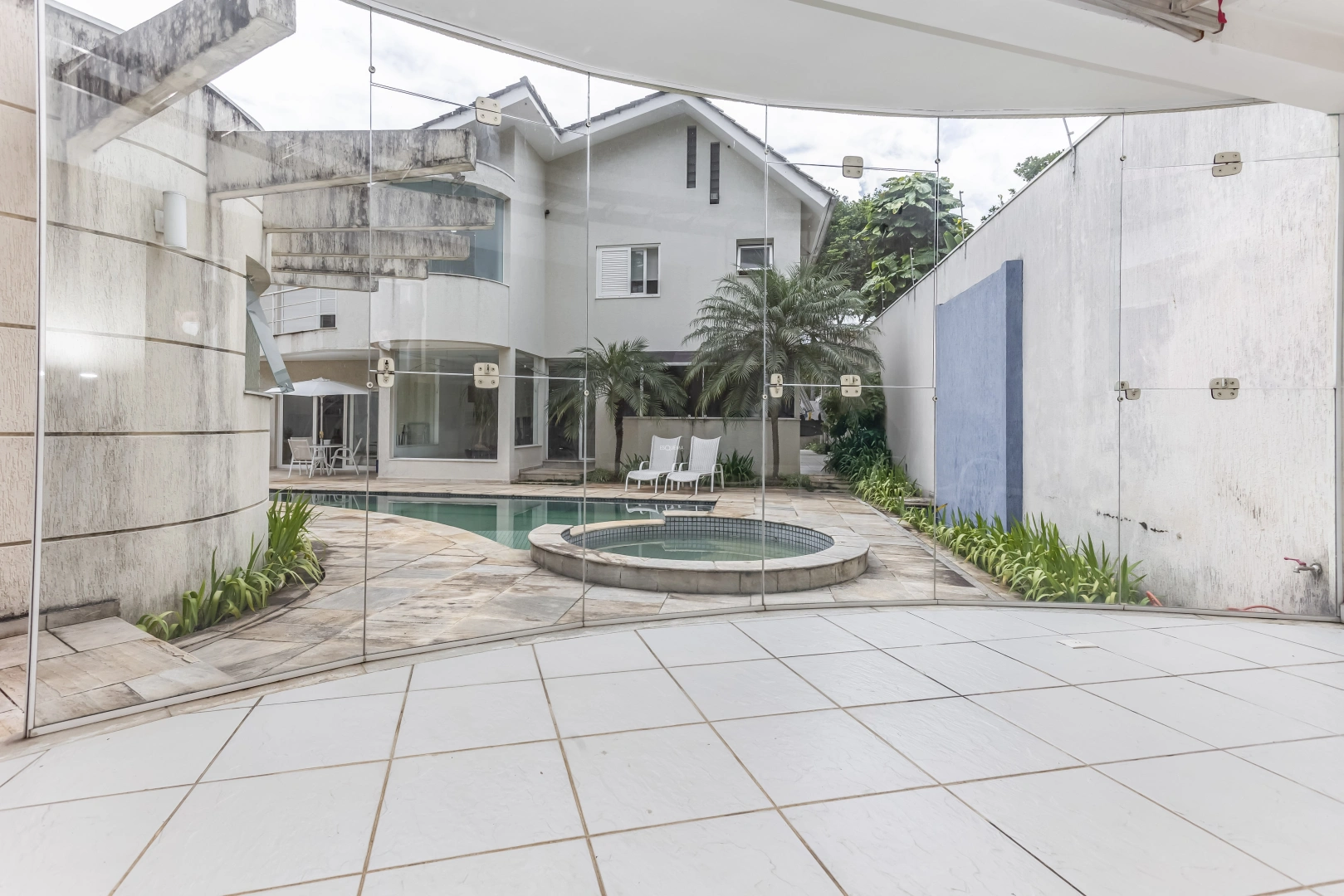 Casa em excelente localização - Imagem 5