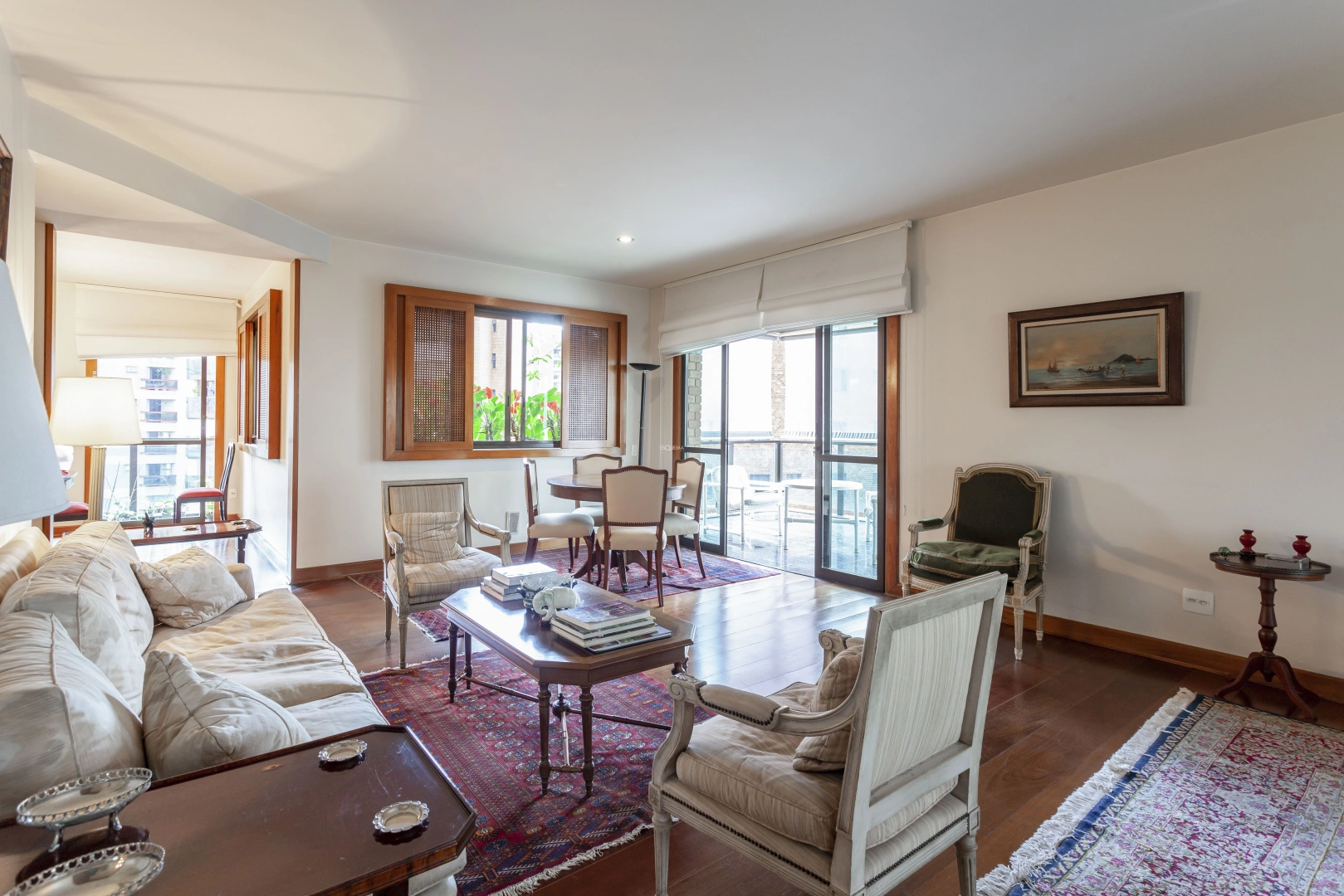 Apartamento amplo em rua cobiçada em Moema - Imagem 11