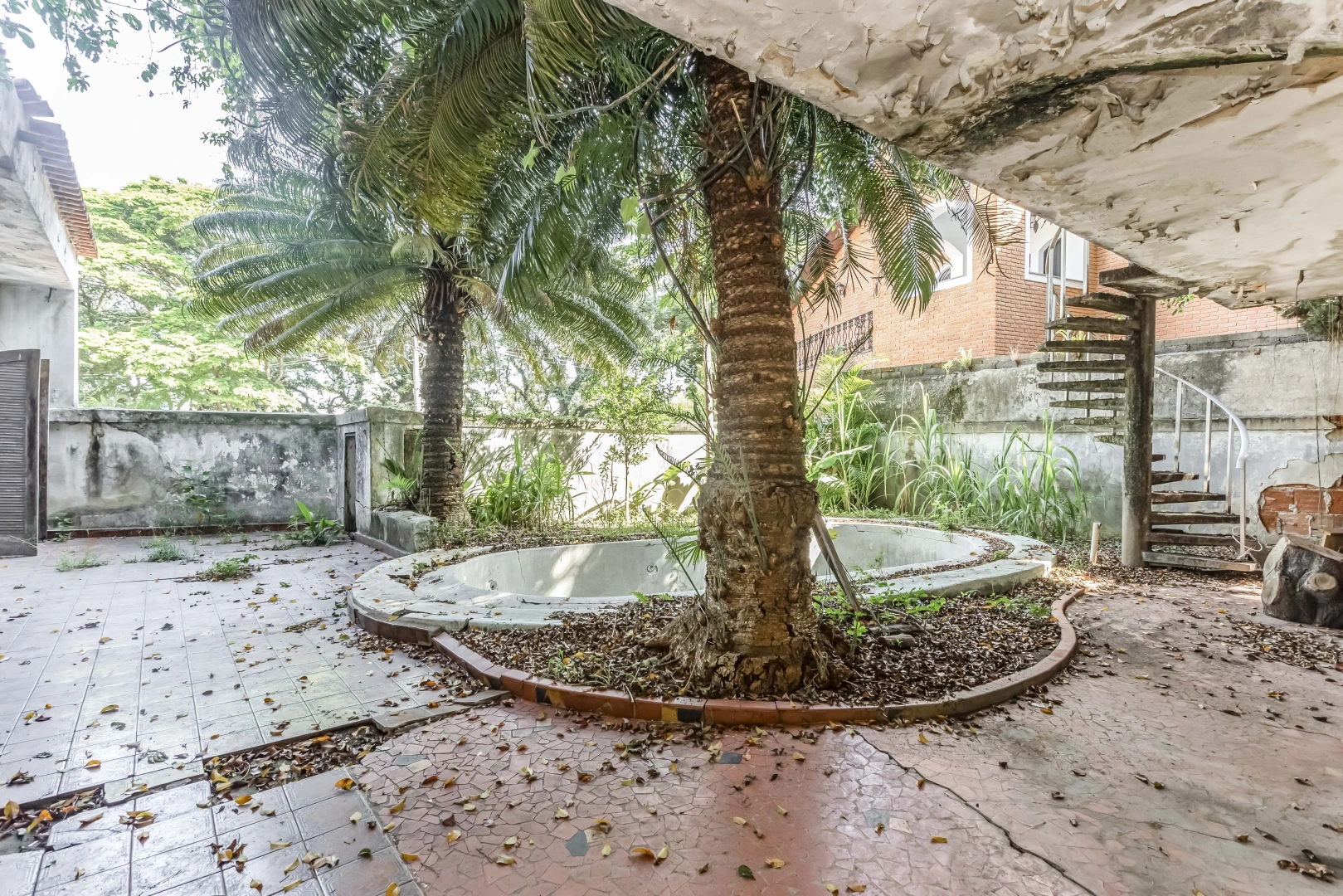 Casa para demolição em ótimo terreno - Imagem 4