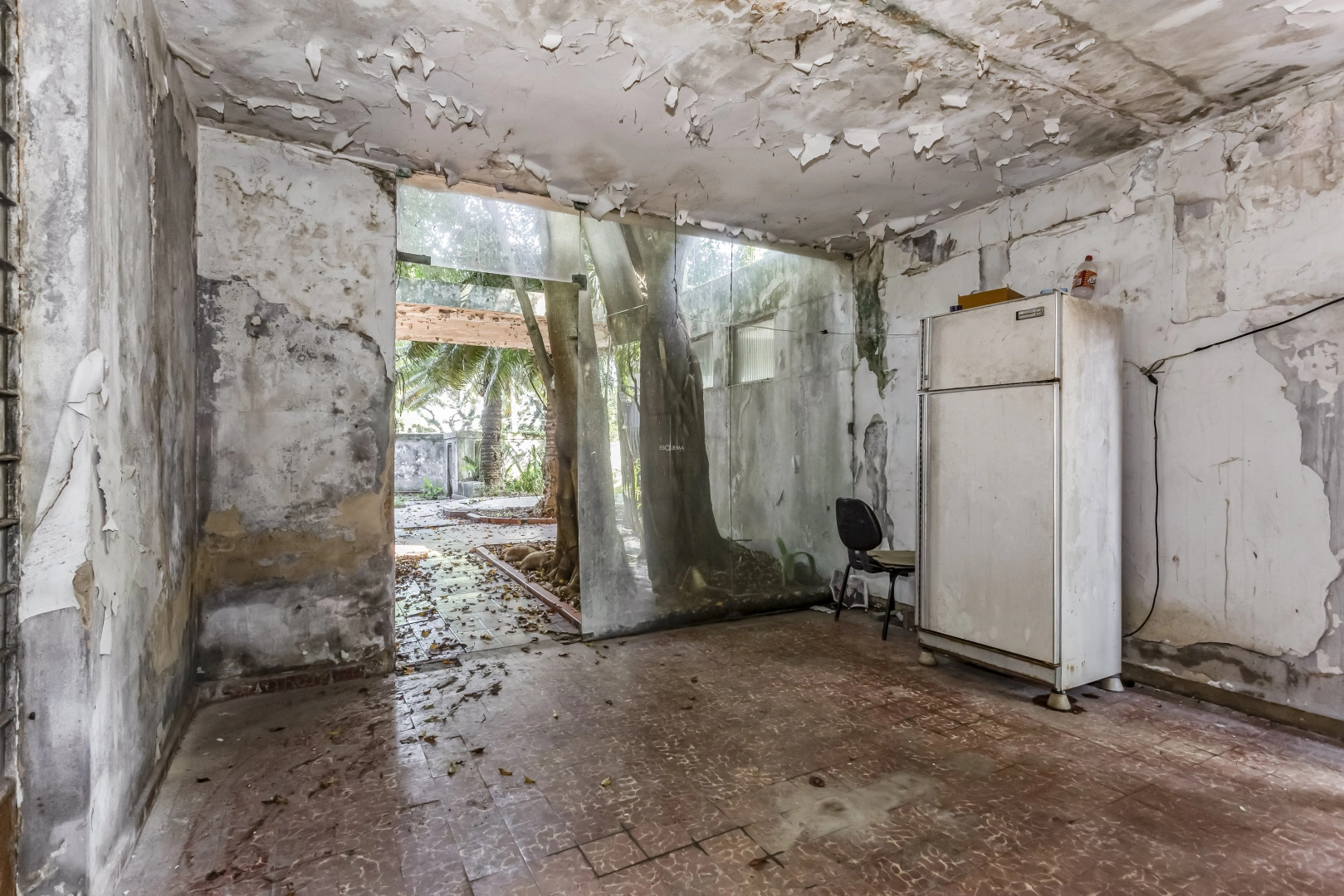 Casa para demolição em ótimo terreno - Imagem 8