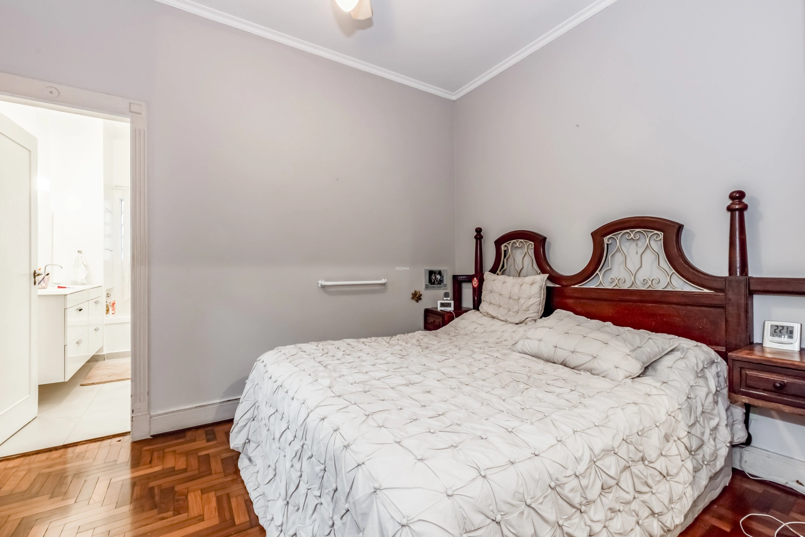 Casa térrea com fachada neoclássica - Imagem 15