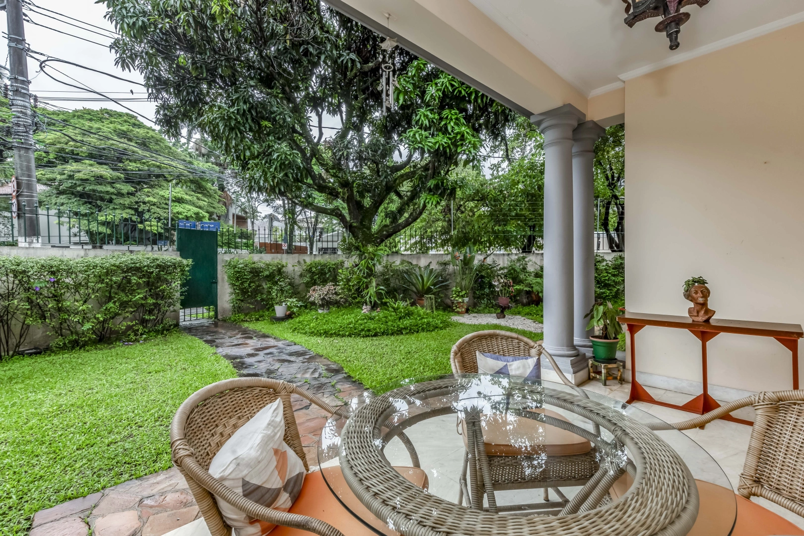 Casa térrea com fachada neoclássica - Imagem 3