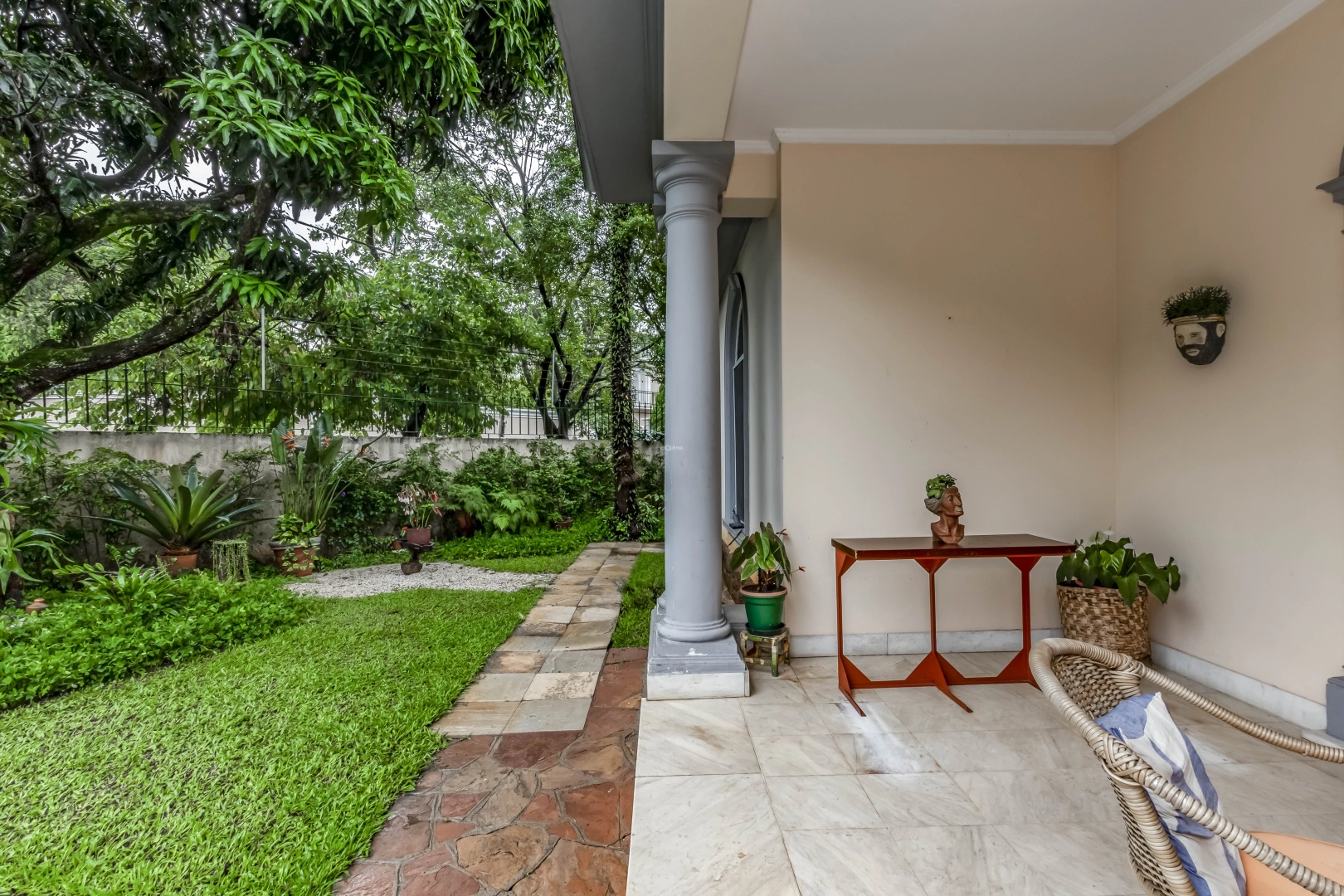 Casa térrea com fachada neoclássica - Imagem 5