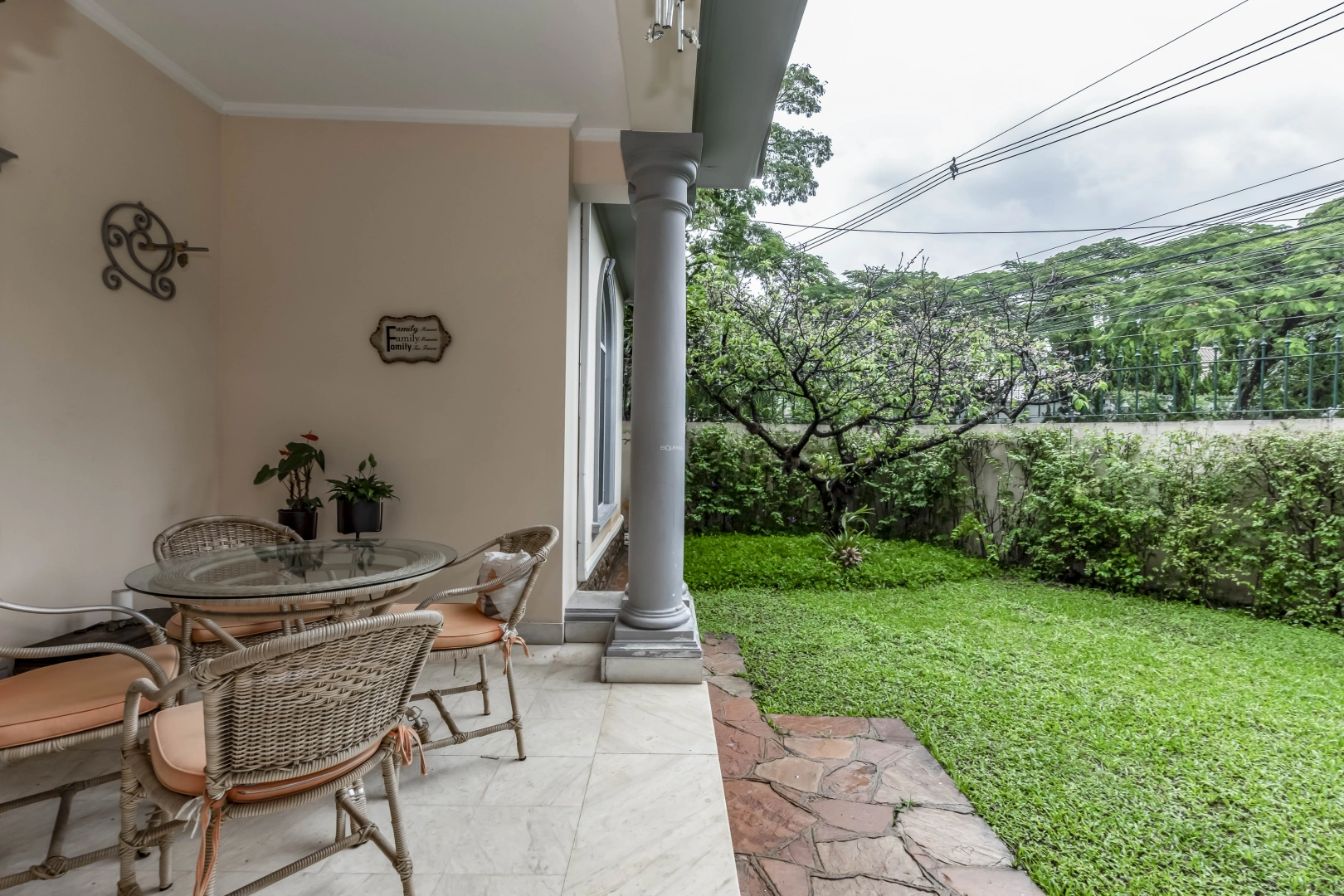 Casa térrea com fachada neoclássica - Imagem 6