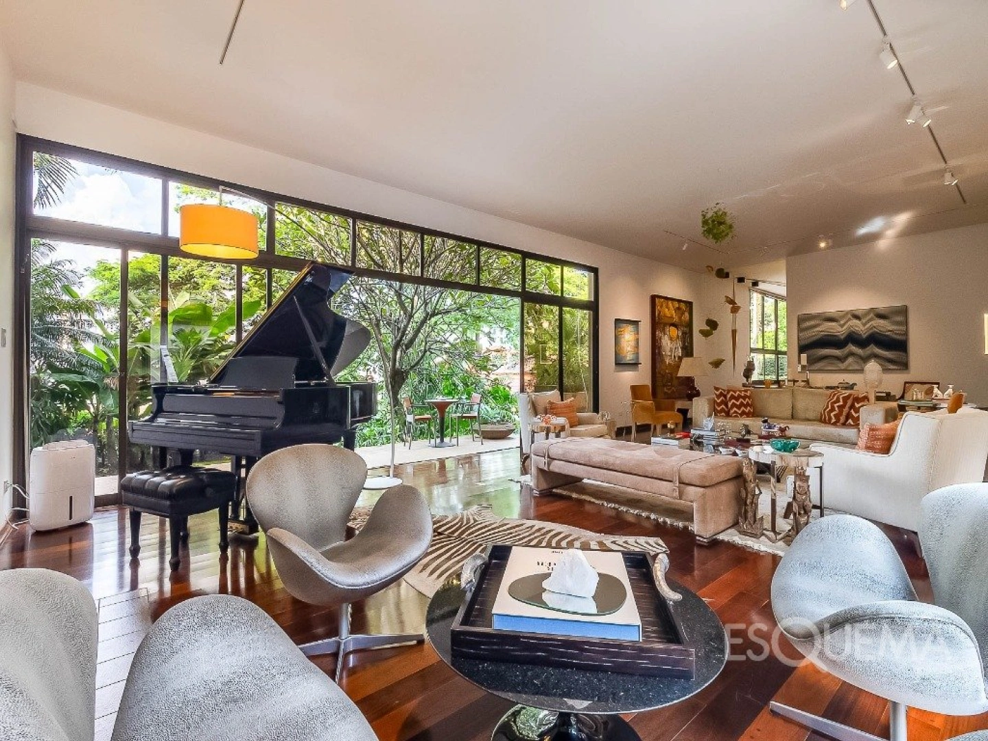 Casa contemporânea com projeto em rua fechada no Real Parque - Imagem 4