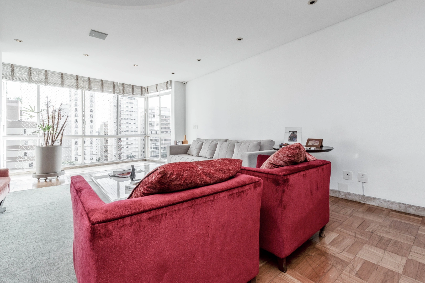 Apartamento com vista livre e iluminação natural - Imagem 11