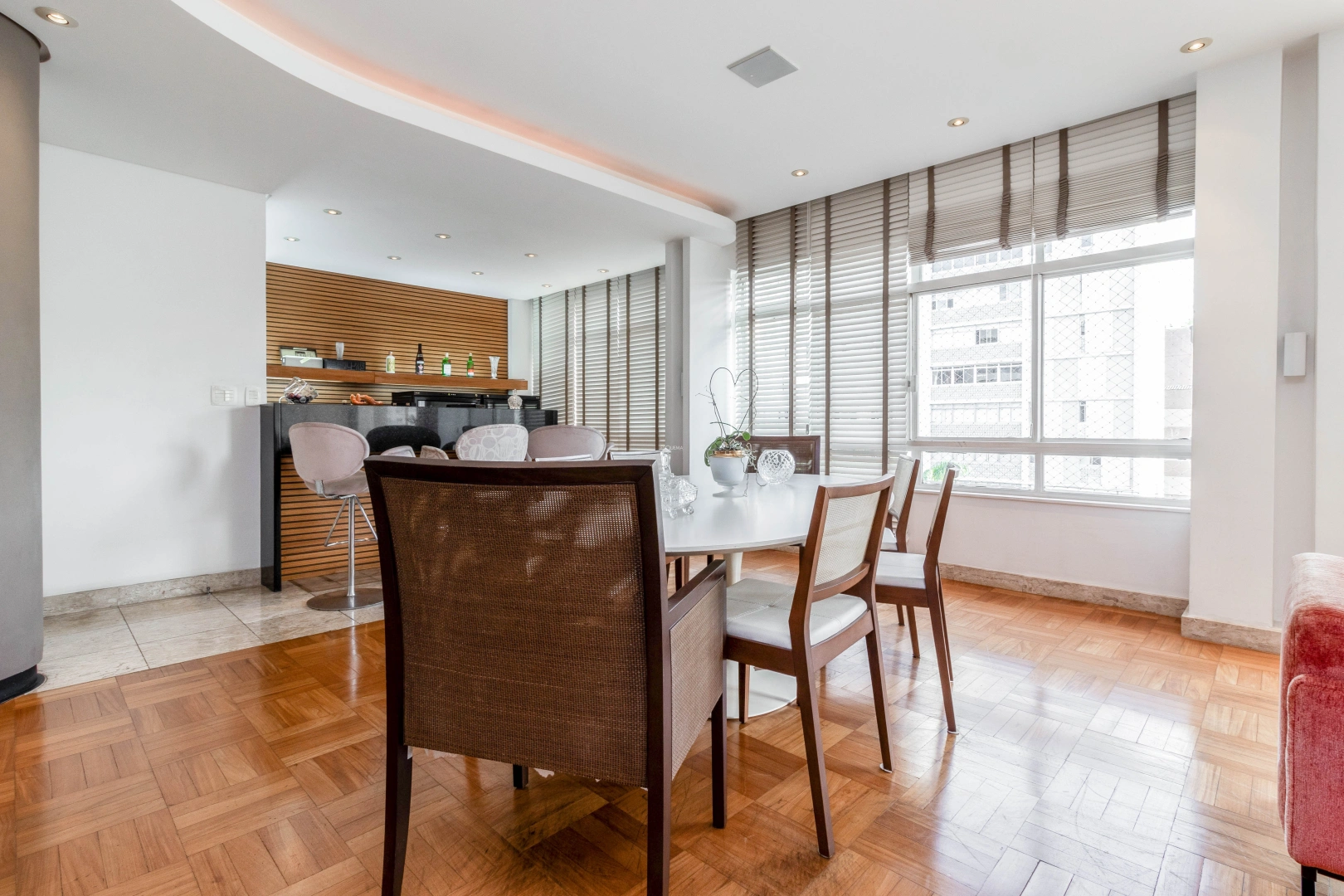 Apartamento com vista livre e iluminação natural - Imagem 12