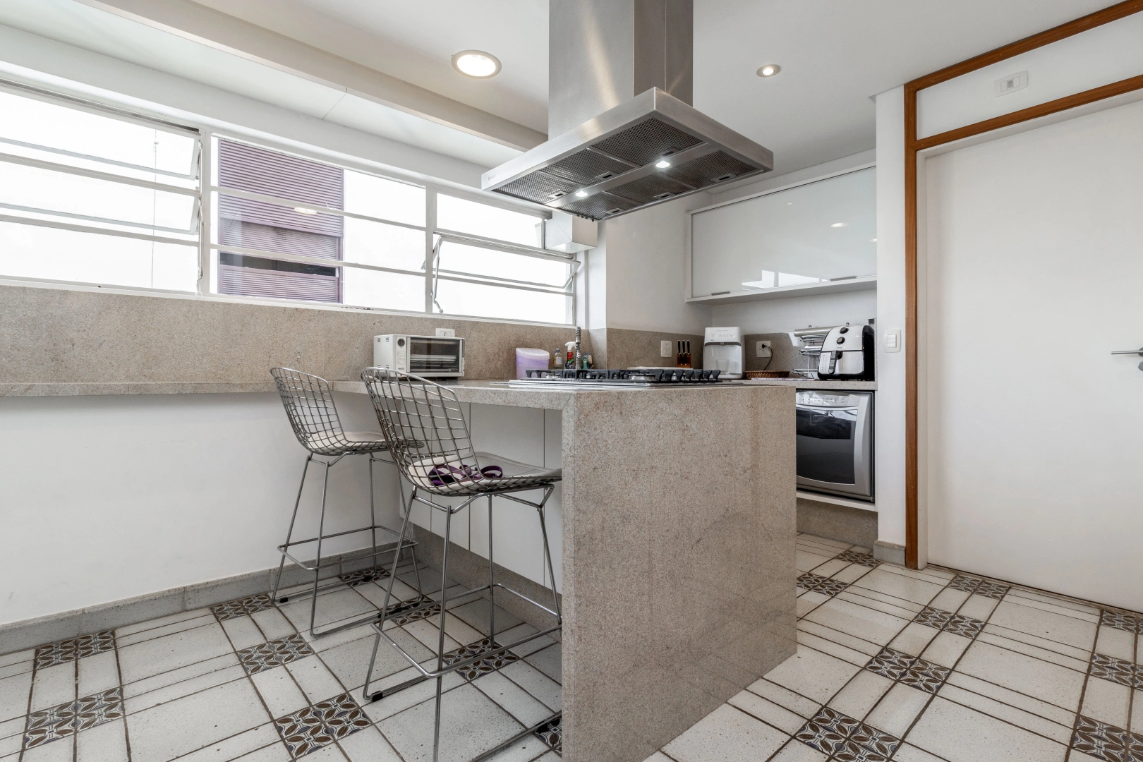 Apartamento com vista livre e iluminação natural - Imagem 15