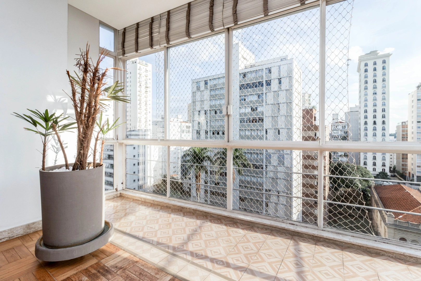 Apartamento com vista livre e iluminação natural - Imagem 4