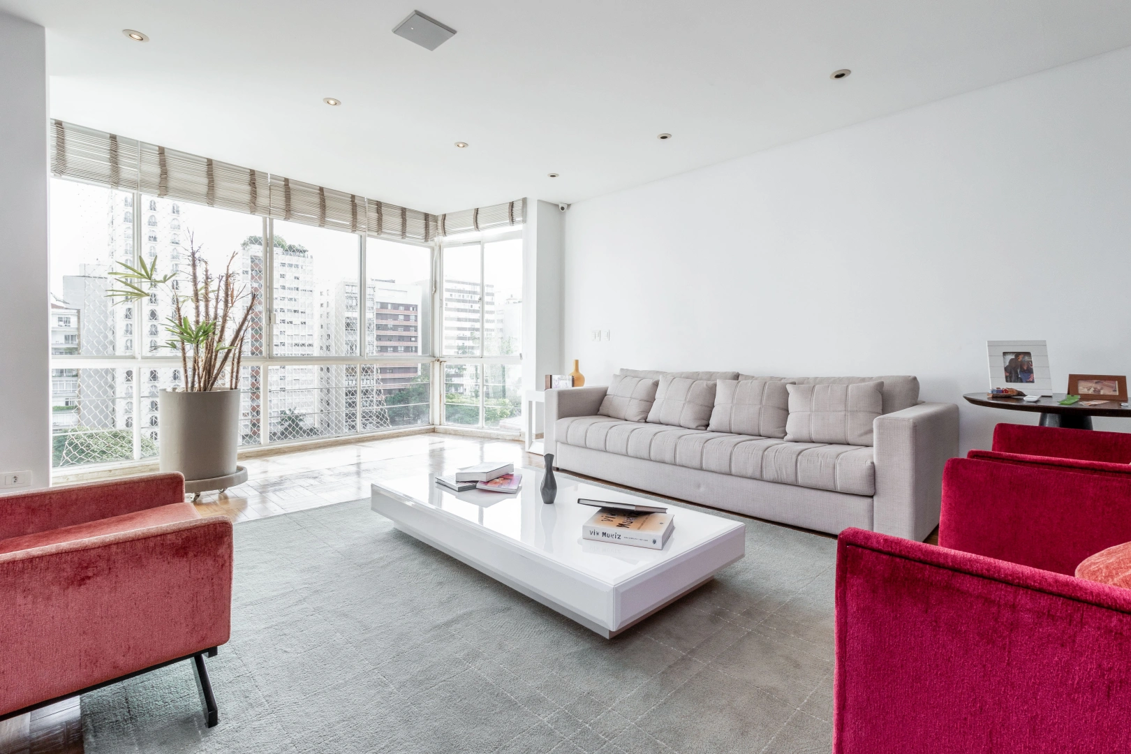 Apartamento com vista livre e iluminação natural - Imagem 5