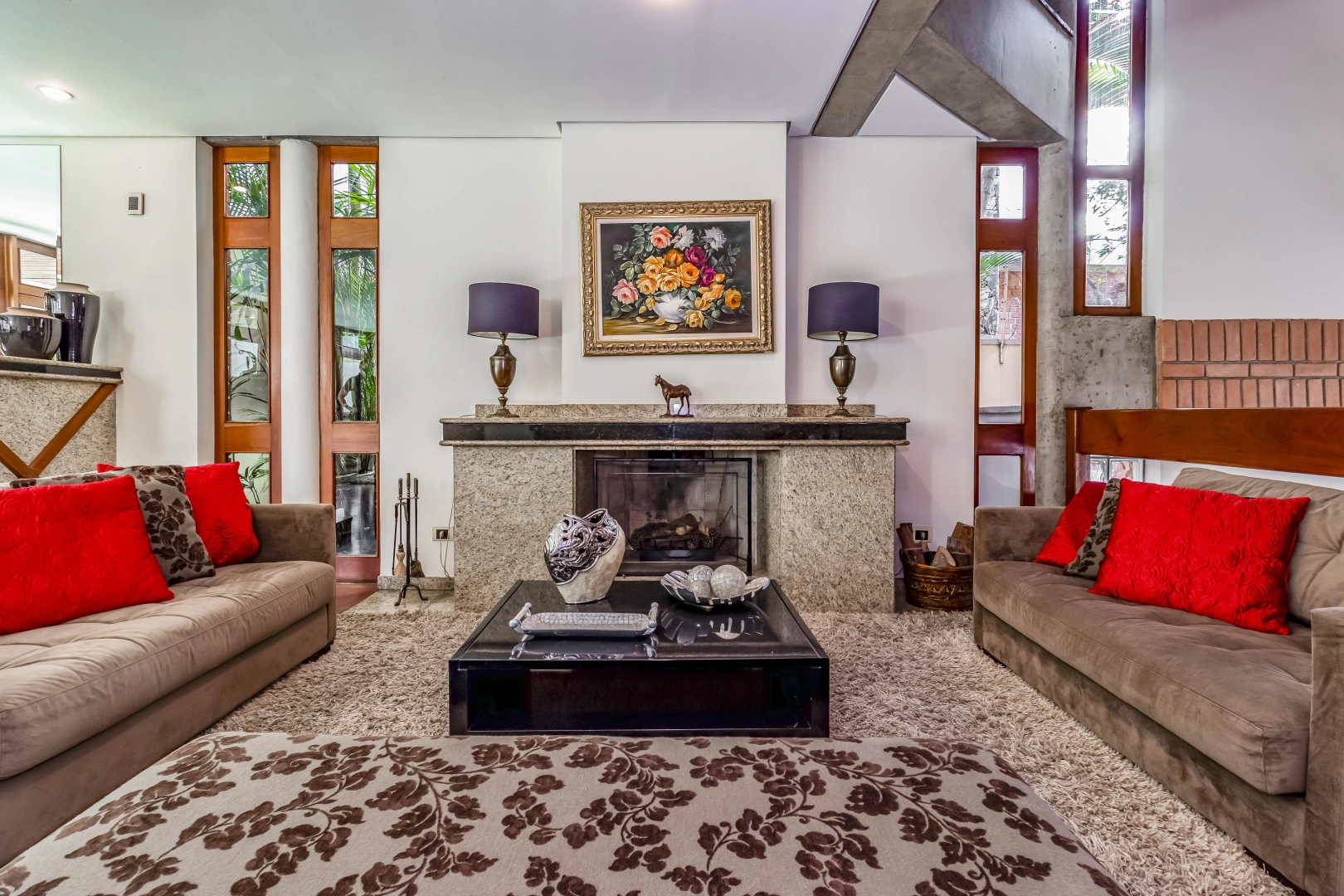 Casa em rua arborizada - Imagem 11
