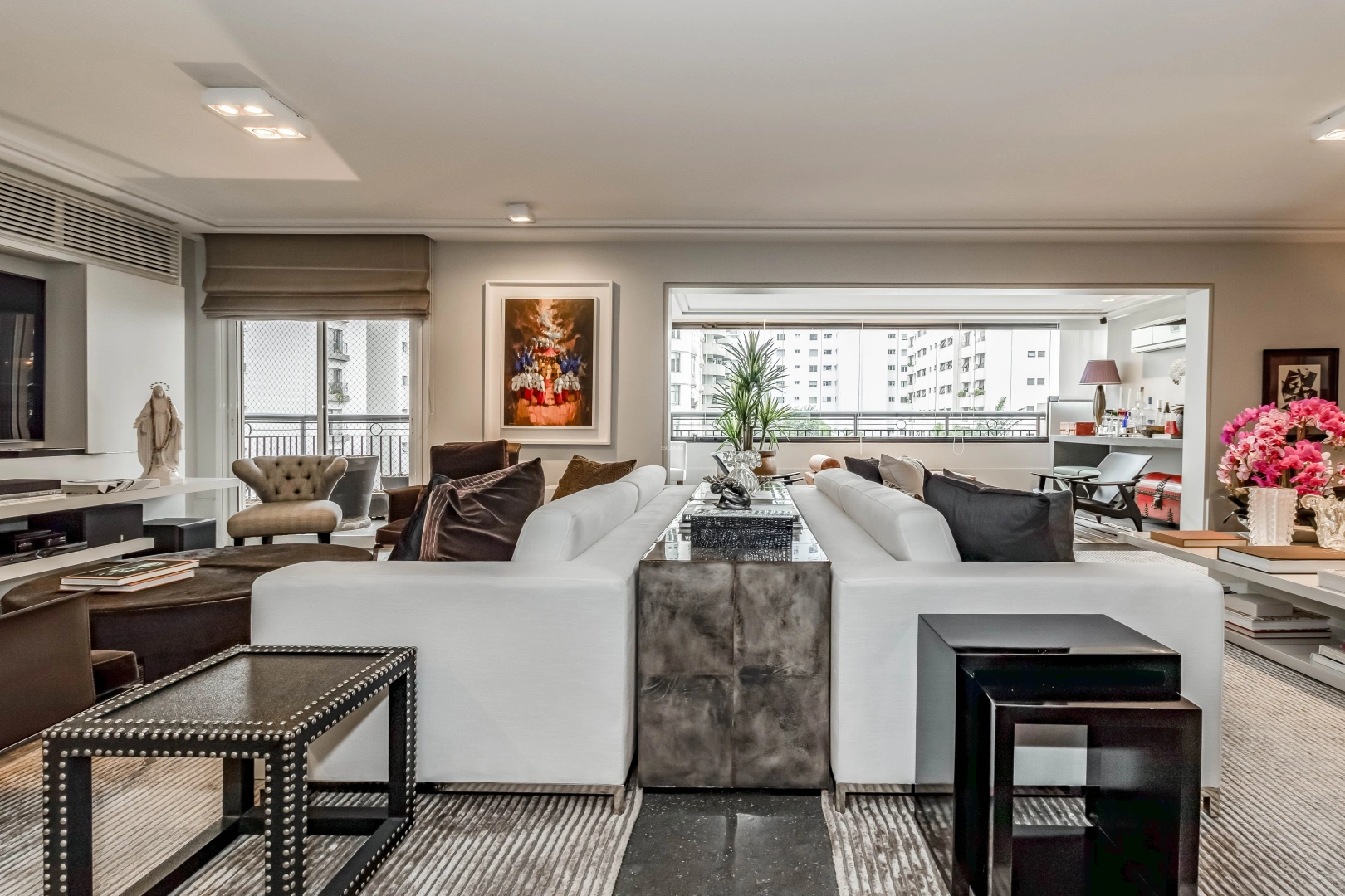 Apartamento reformado em localização ímpar - Imagem 1