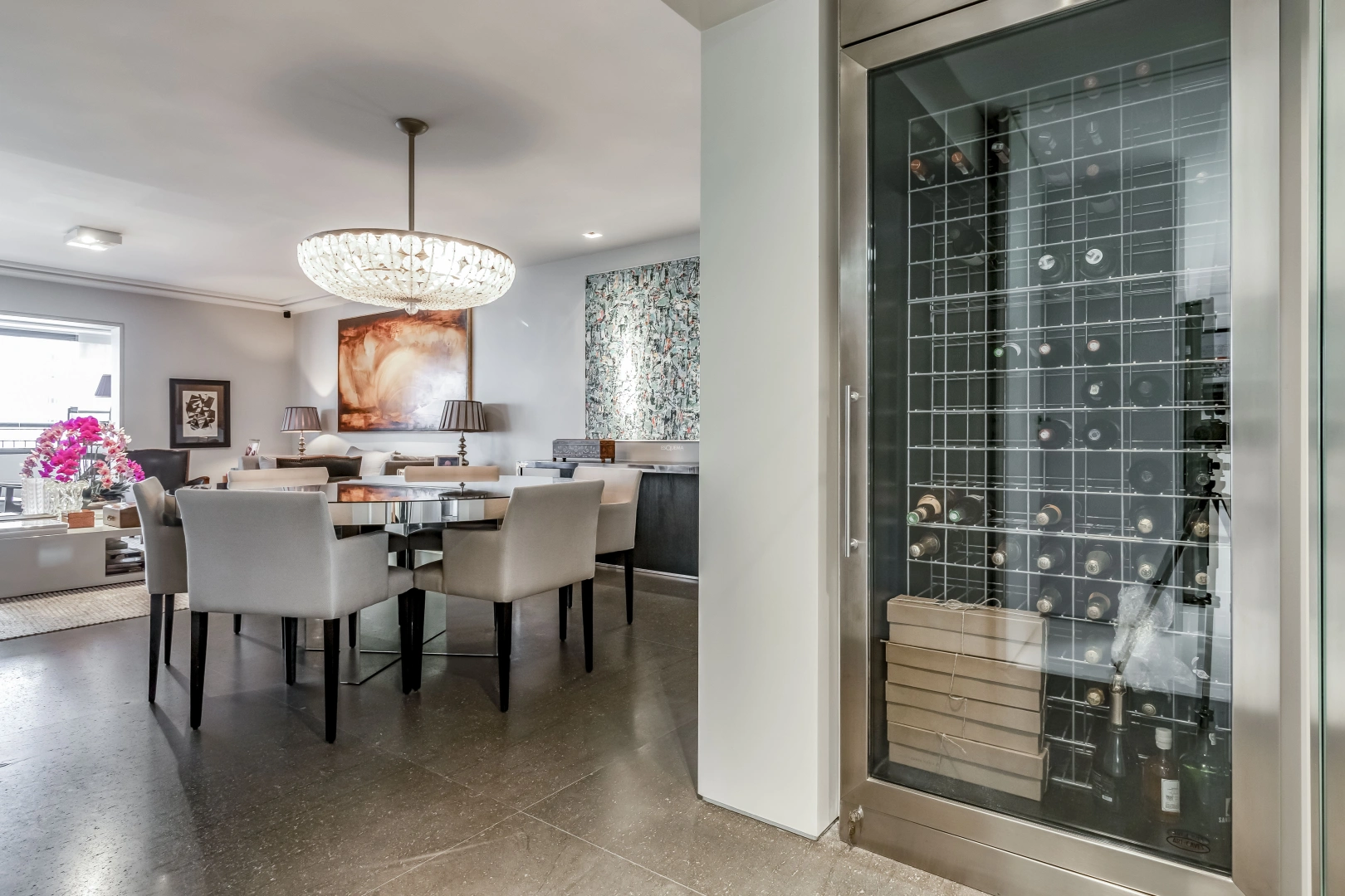 Apartamento reformado em localização ímpar - Imagem 2
