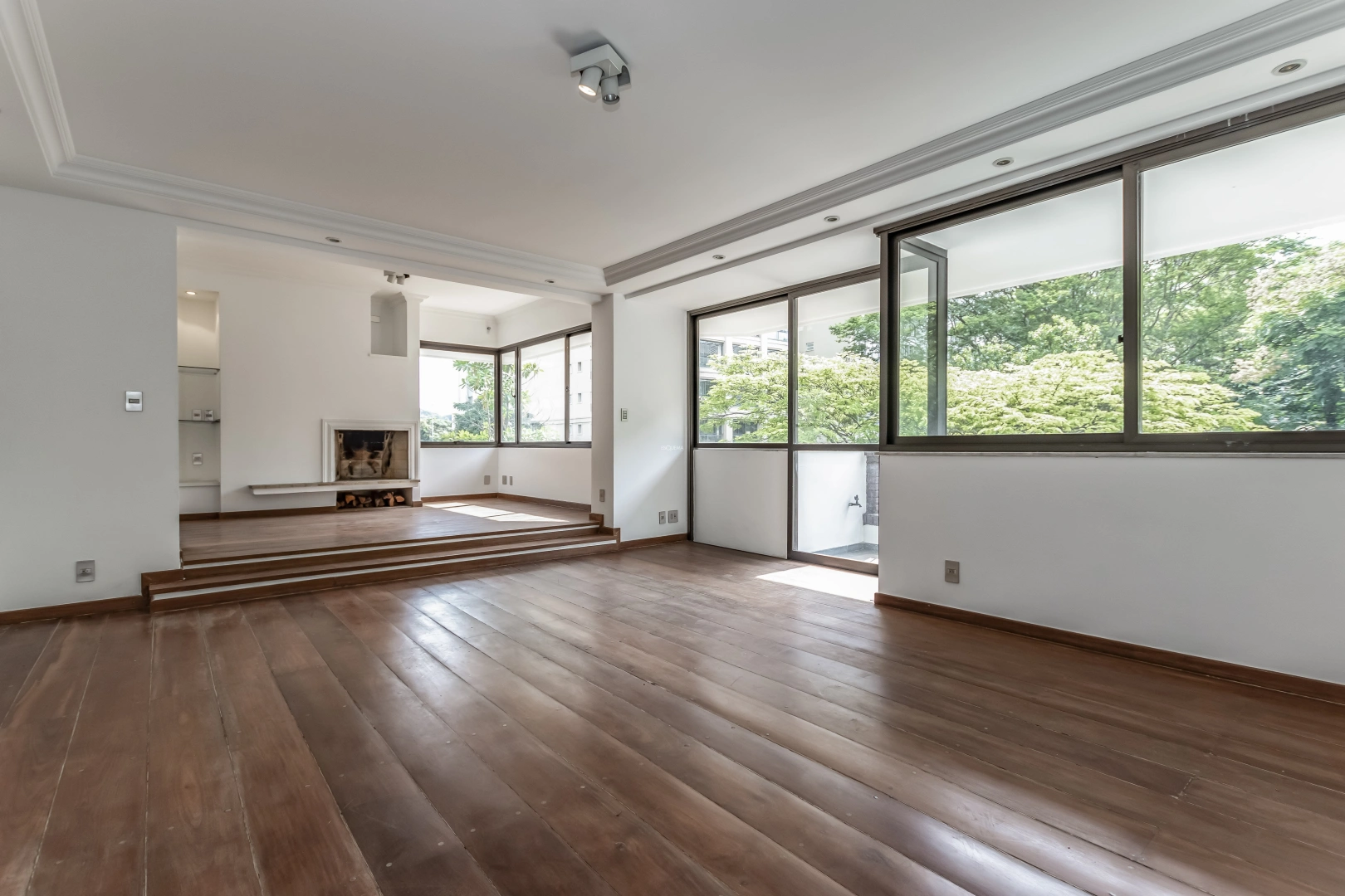 Apartamento em frente ao Clube Pinheiros - Imagem 1