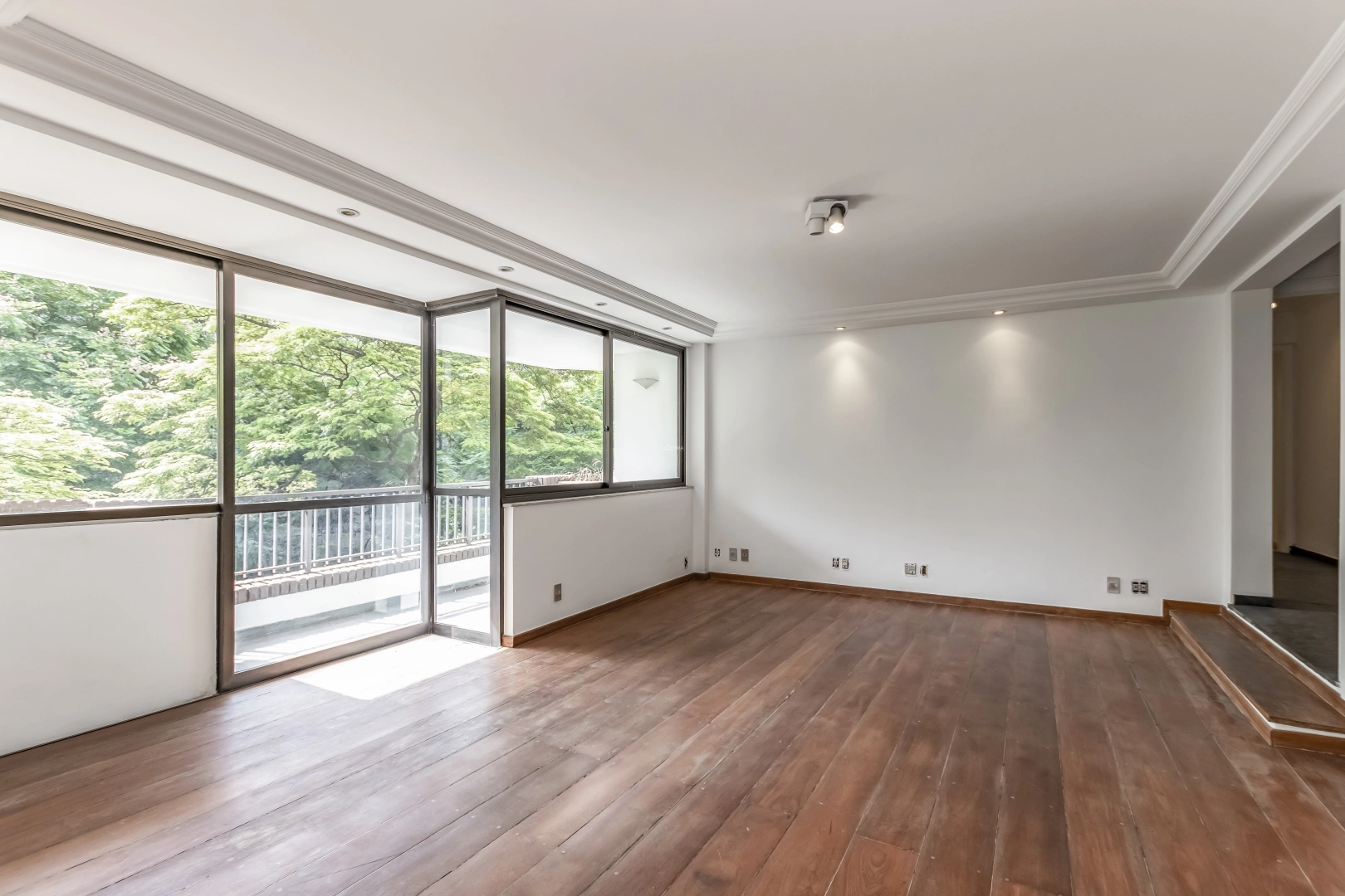 Apartamento em frente ao Clube Pinheiros - Imagem 3