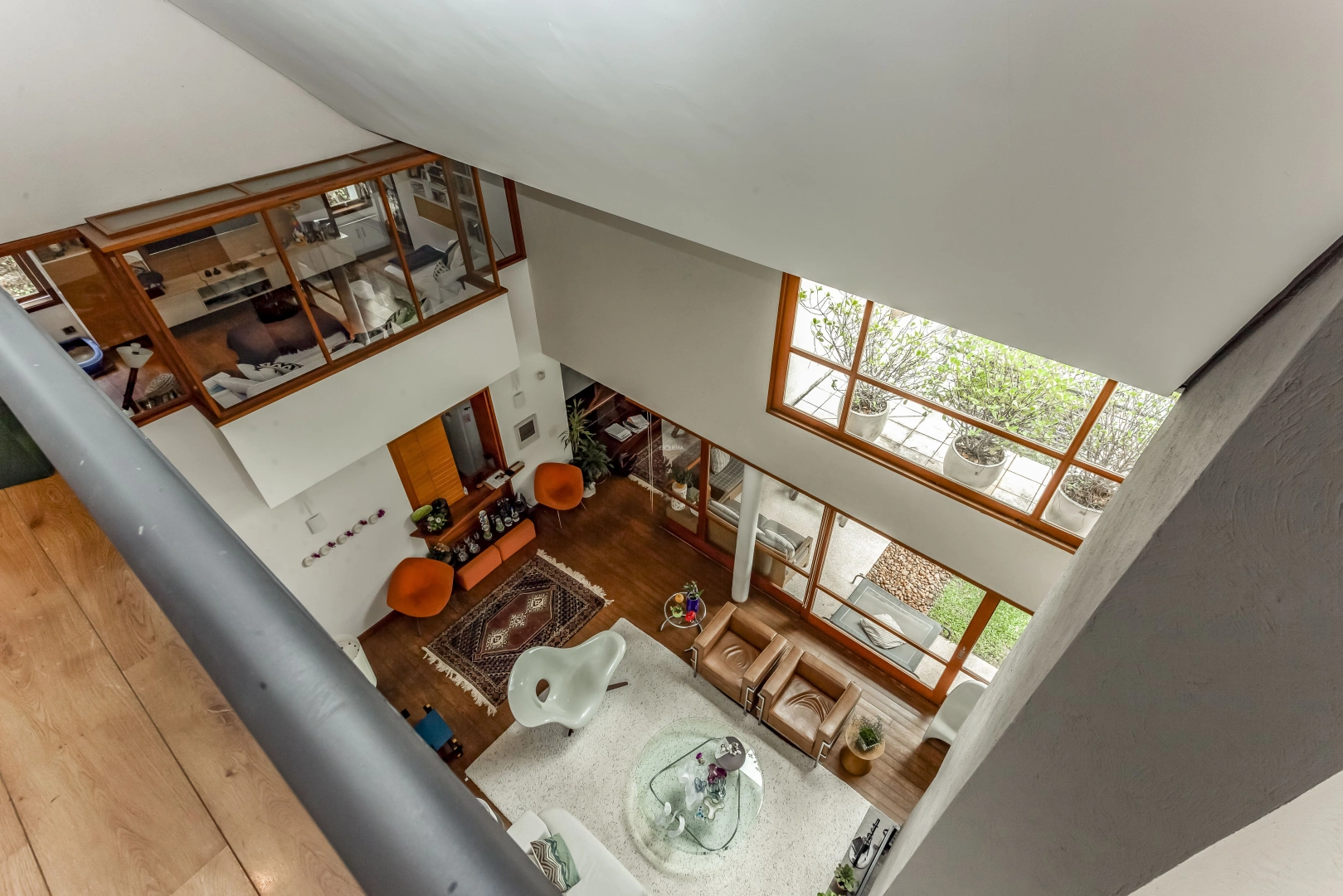 Casa com projeto moderno e vista para o bairro - Imagem 8