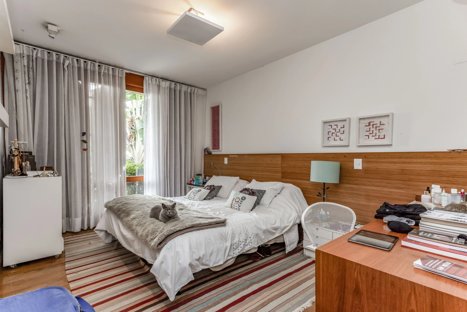 Casa com projeto moderno e vista para o bairro - Imagem 9