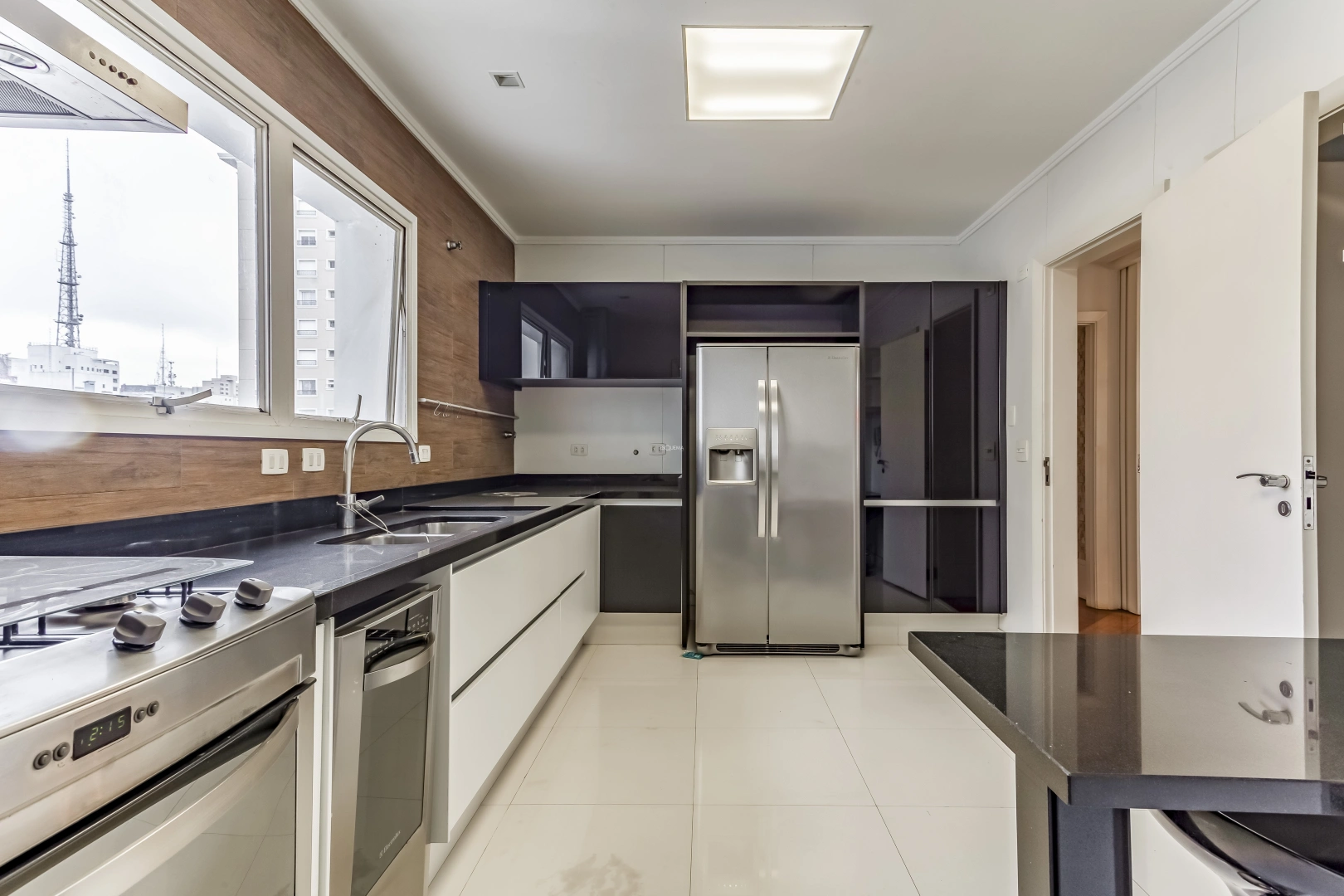 Apartamento reformado em rua cobiçada - Imagem 10