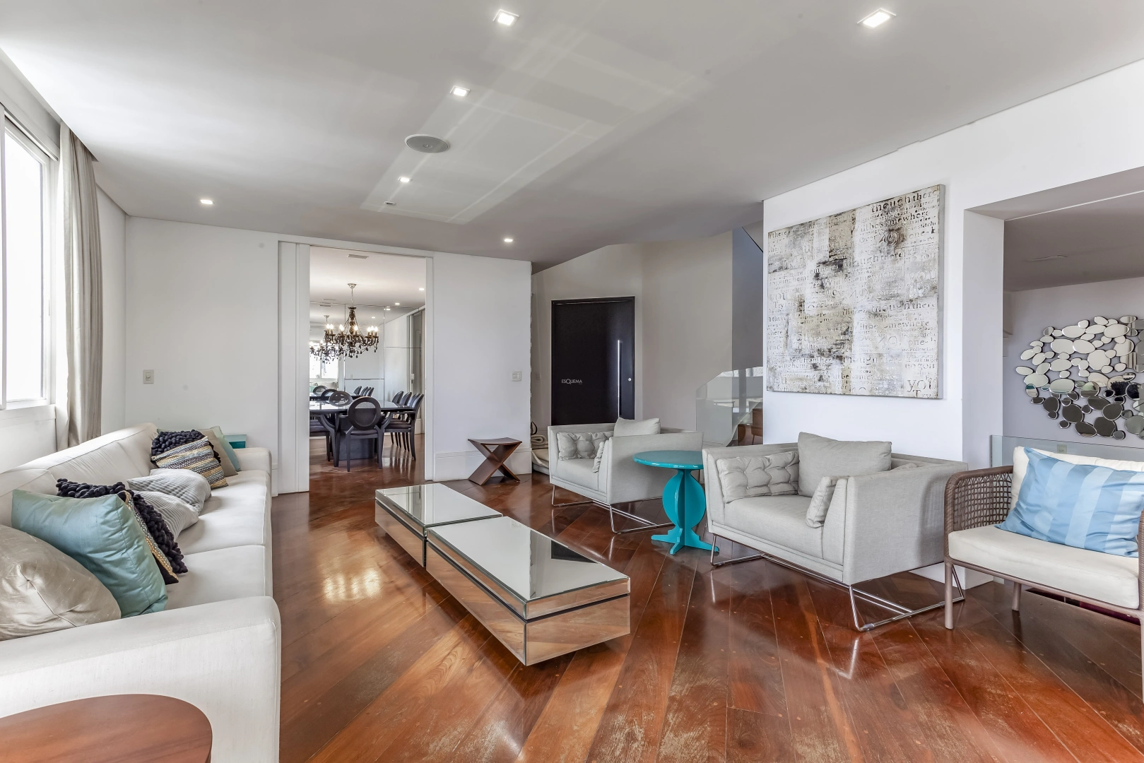 Apartamento reformado em rua cobiçada - Imagem 1