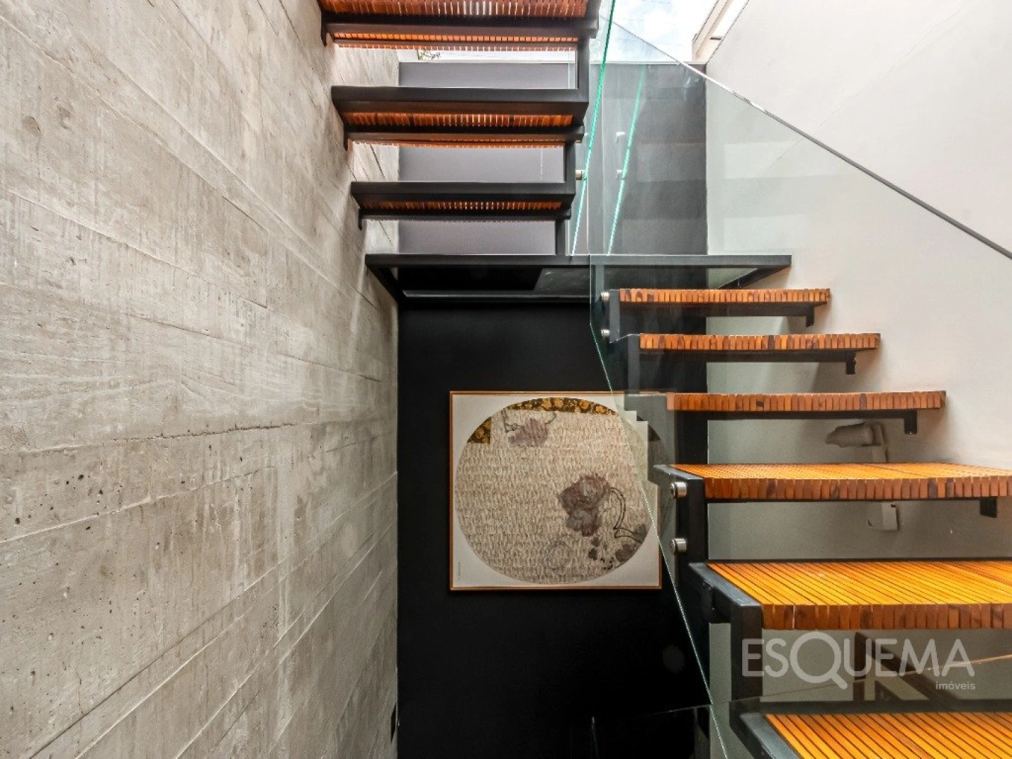 Casa vertical com reforma moderna - Imagem 10