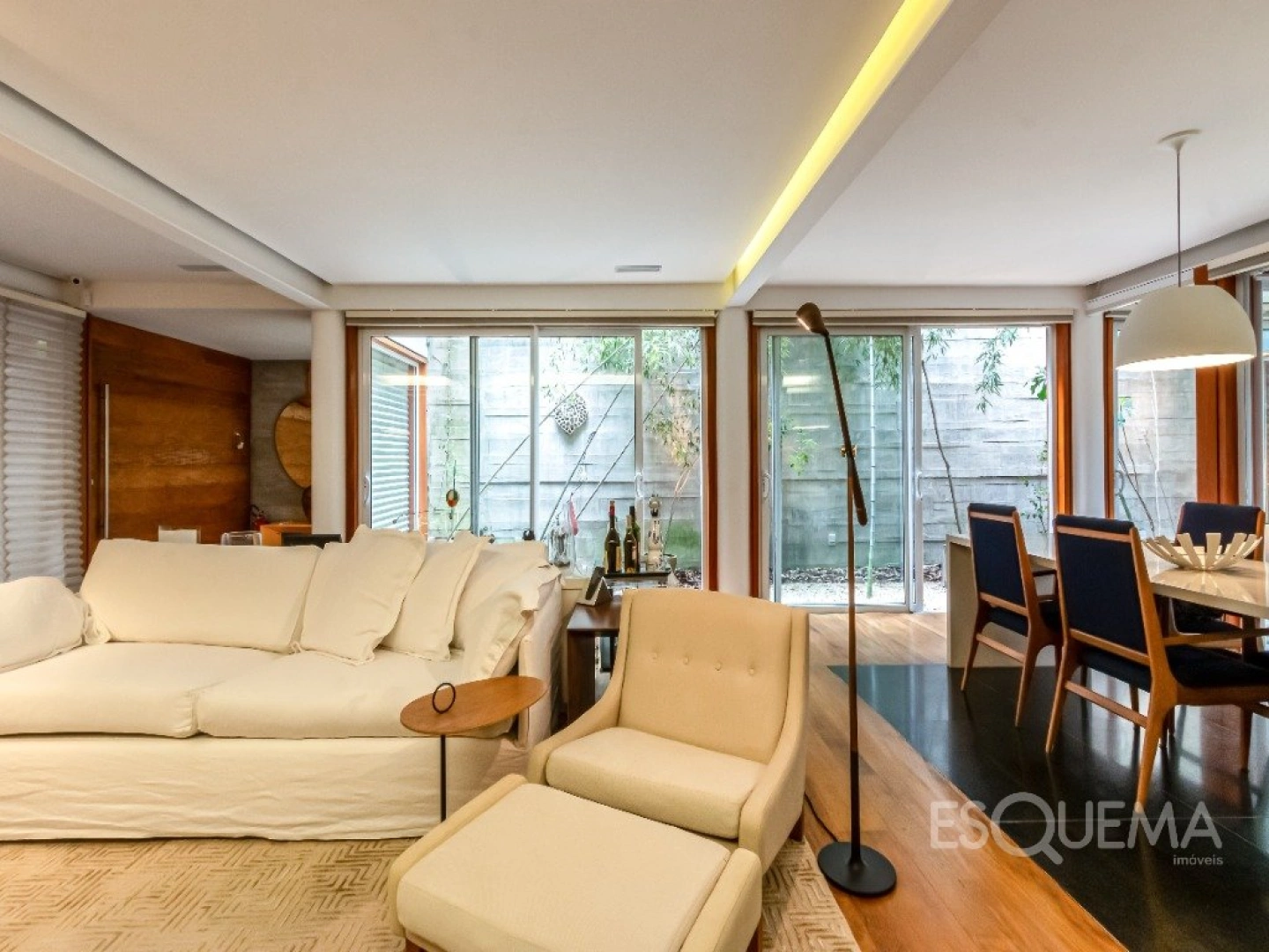 Casa vertical com reforma moderna - Imagem 4