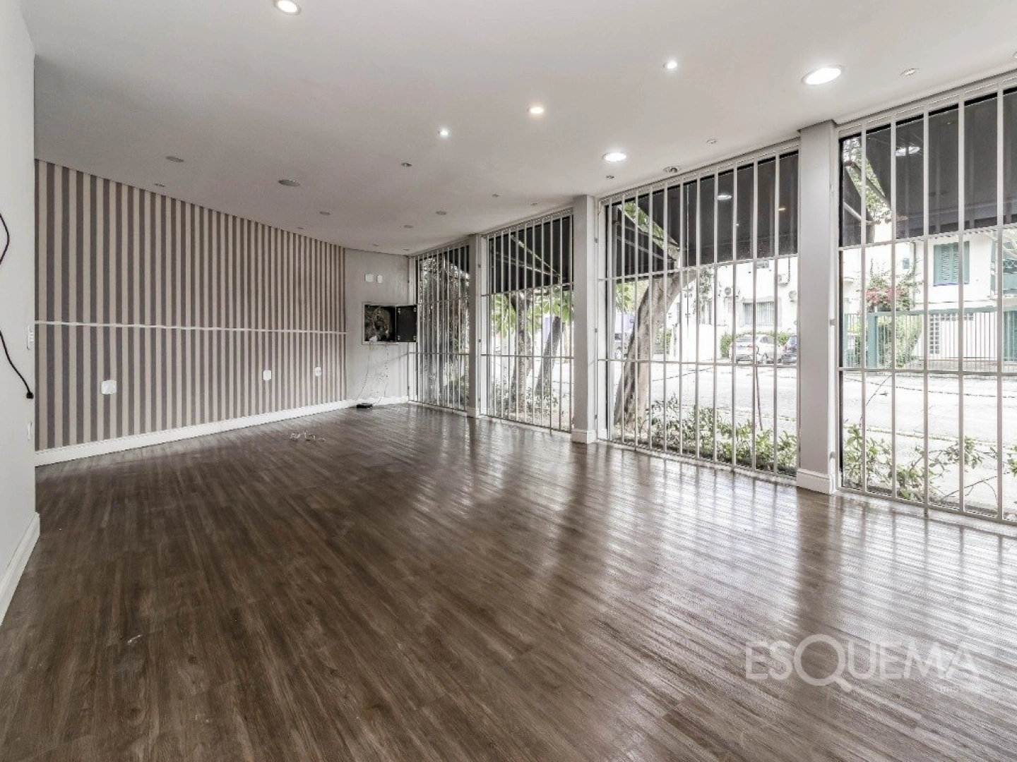 Casa comercial em localização estratégica - Imagem 1