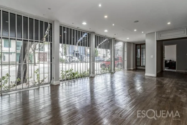 Casa comercial em localização estratégica