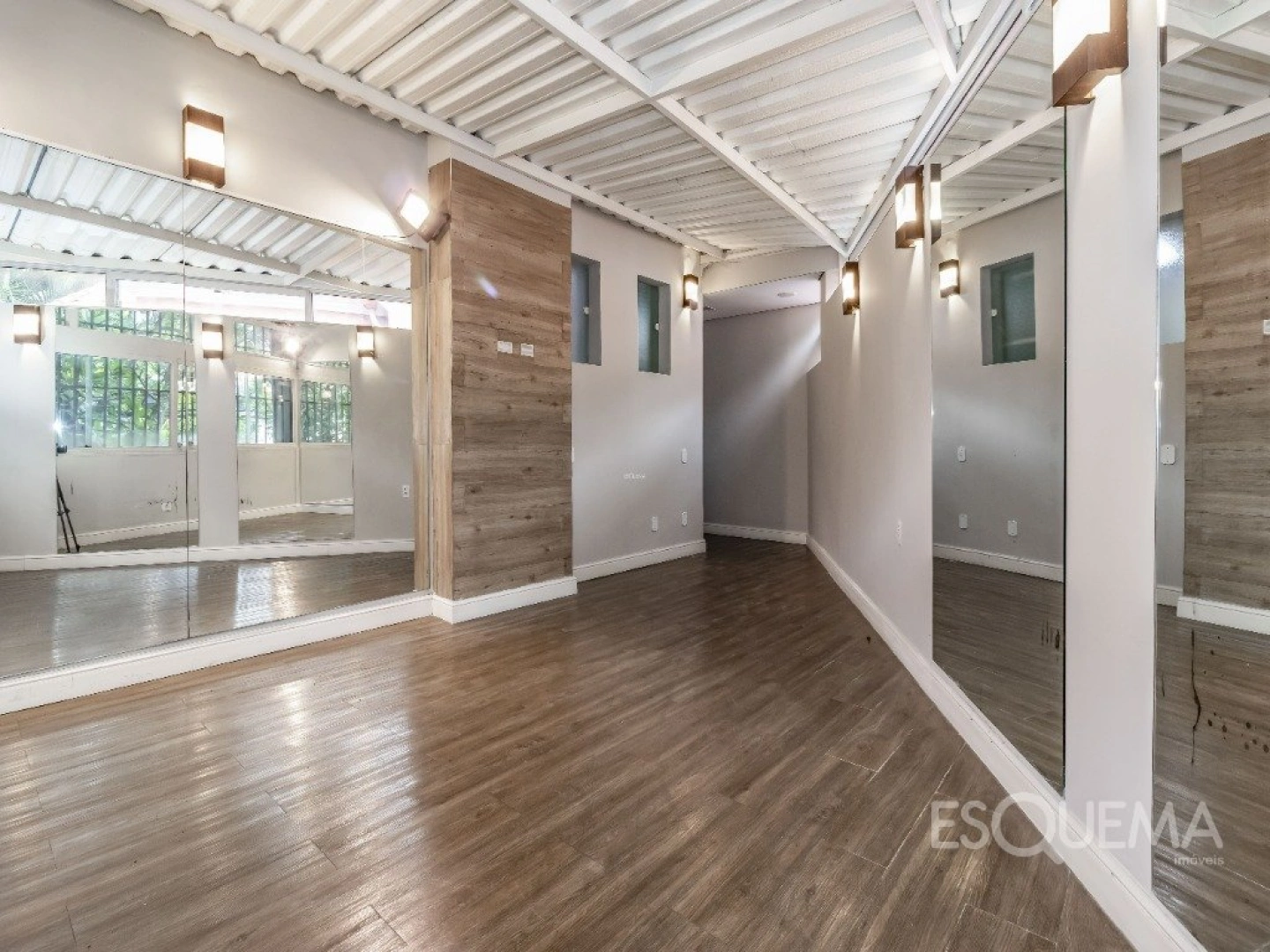 Casa comercial em localização estratégica - Imagem 4