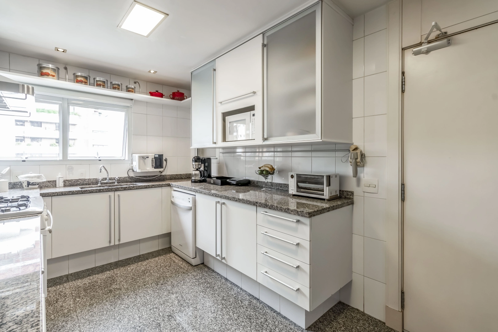 Apartamento reformado com vista privilegiada - Imagem 13