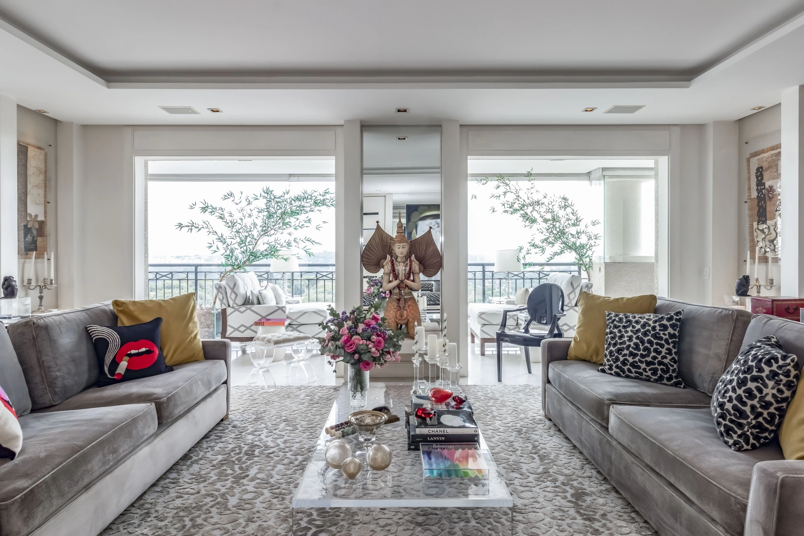 Apartamento reformado com vista privilegiada - Imagem 2