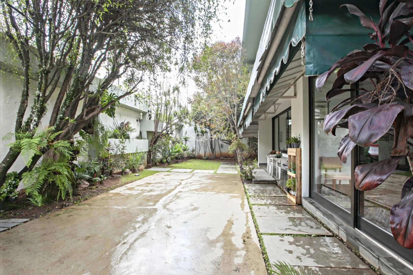 Casa em frente ao clube Monte Líbano - Imagem 9