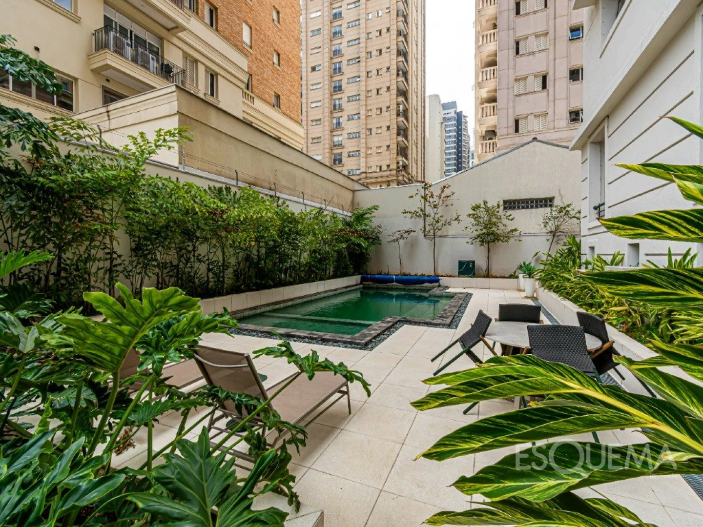 Cobertura reformada com projeto de Isay Weinfeld - Imagem 10