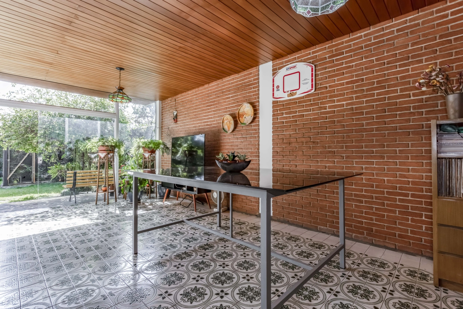 Casa com jardim em localização privilegiada - Imagem 13