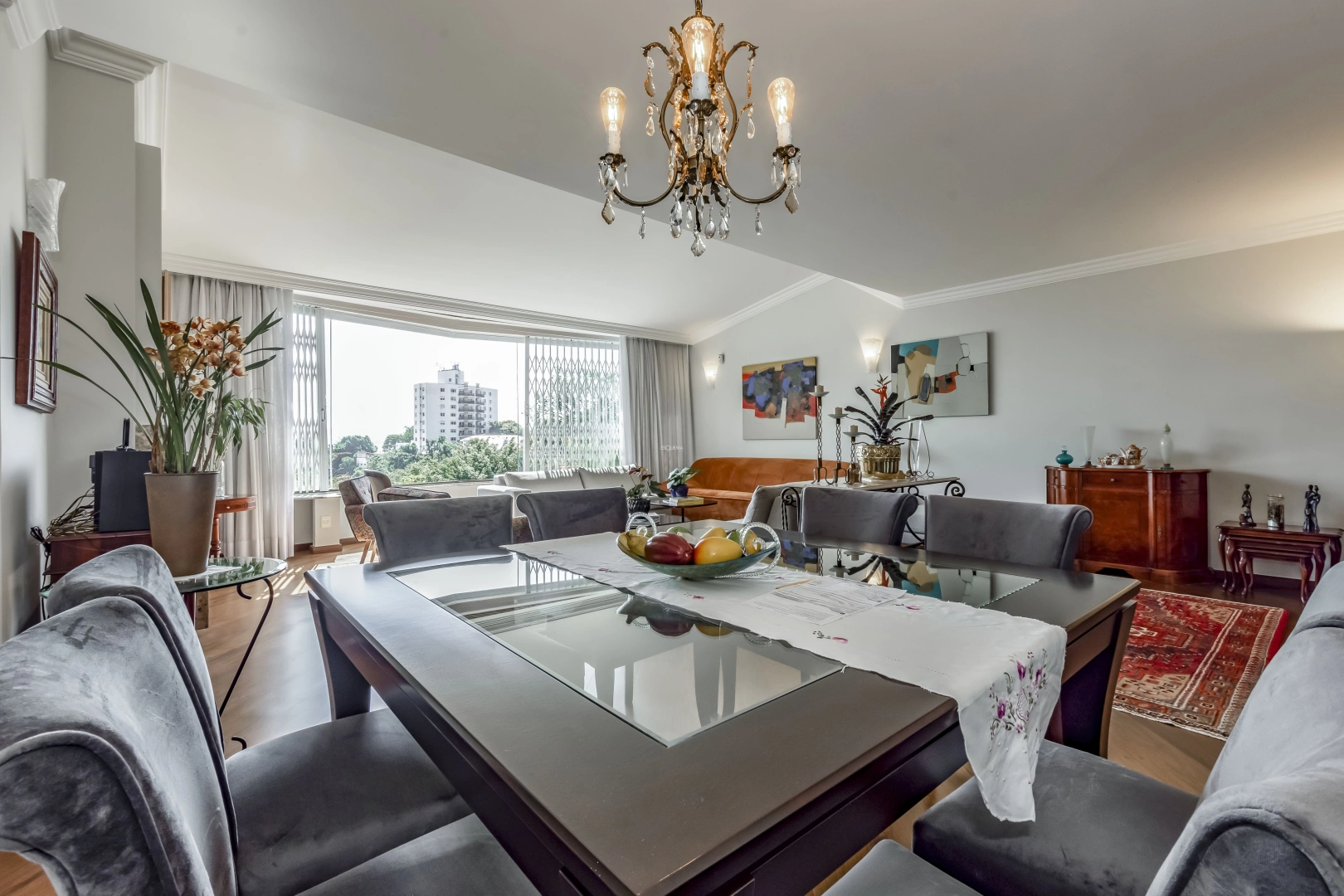 Casa com jardim em localização privilegiada - Imagem 7
