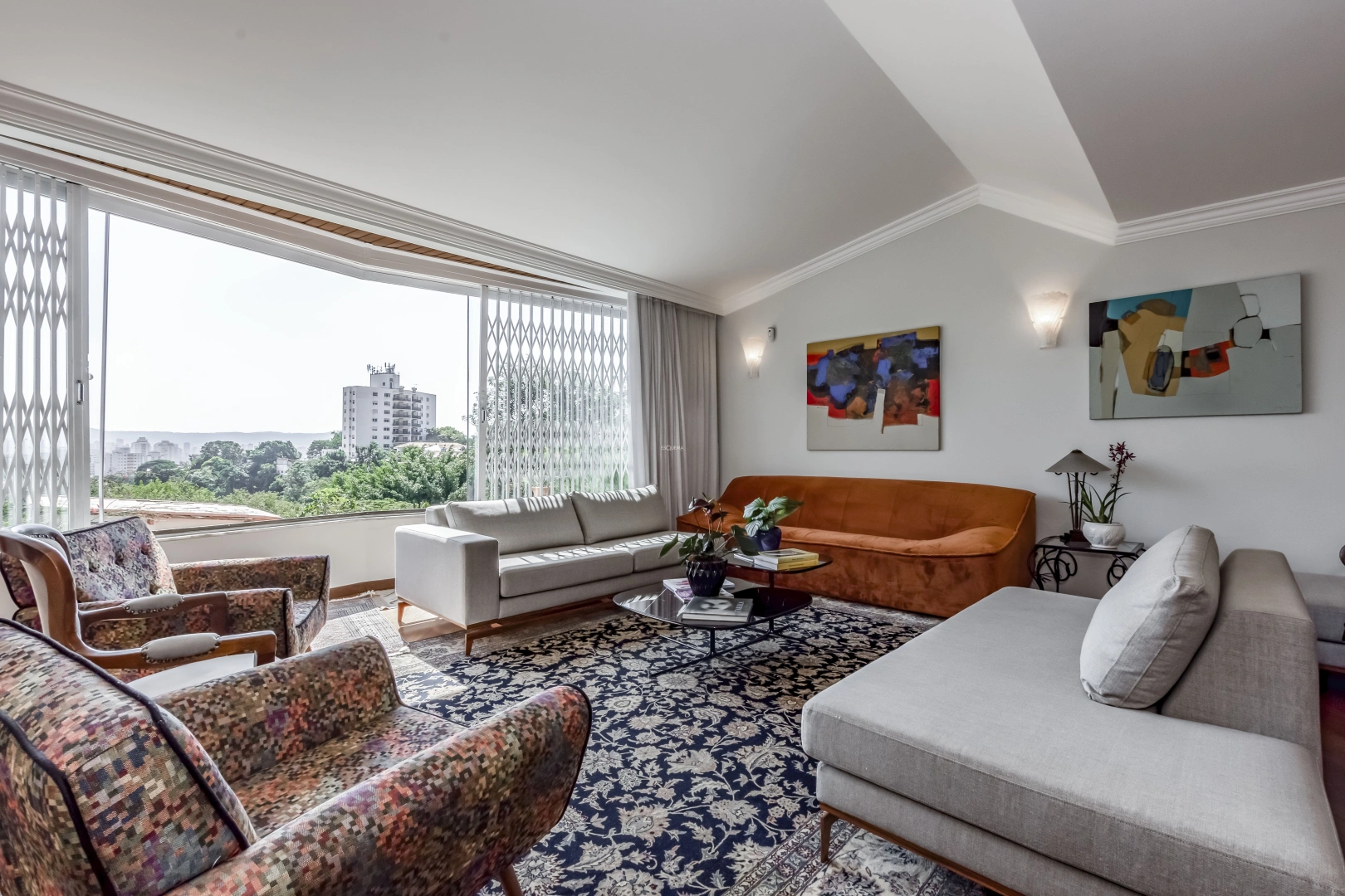 Casa com jardim em localização privilegiada - Imagem 9