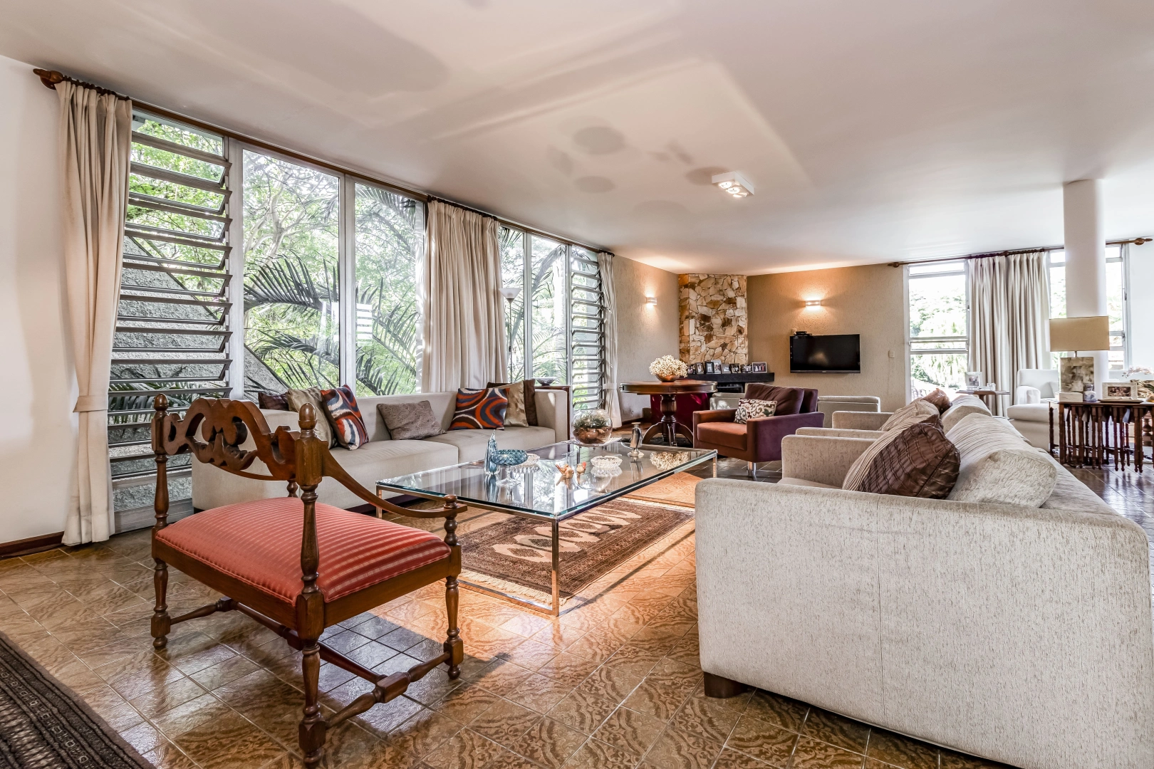 Casa com amplo lazer - Imagem 4