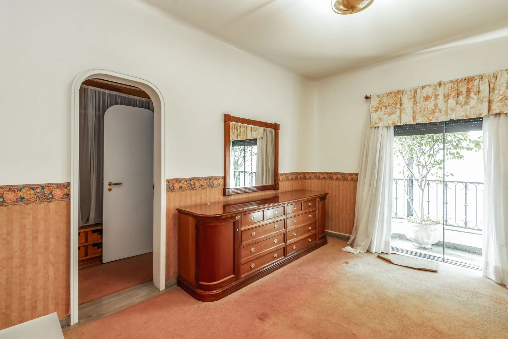 Apartamento amplo em prédio com lazer - Imagem 13